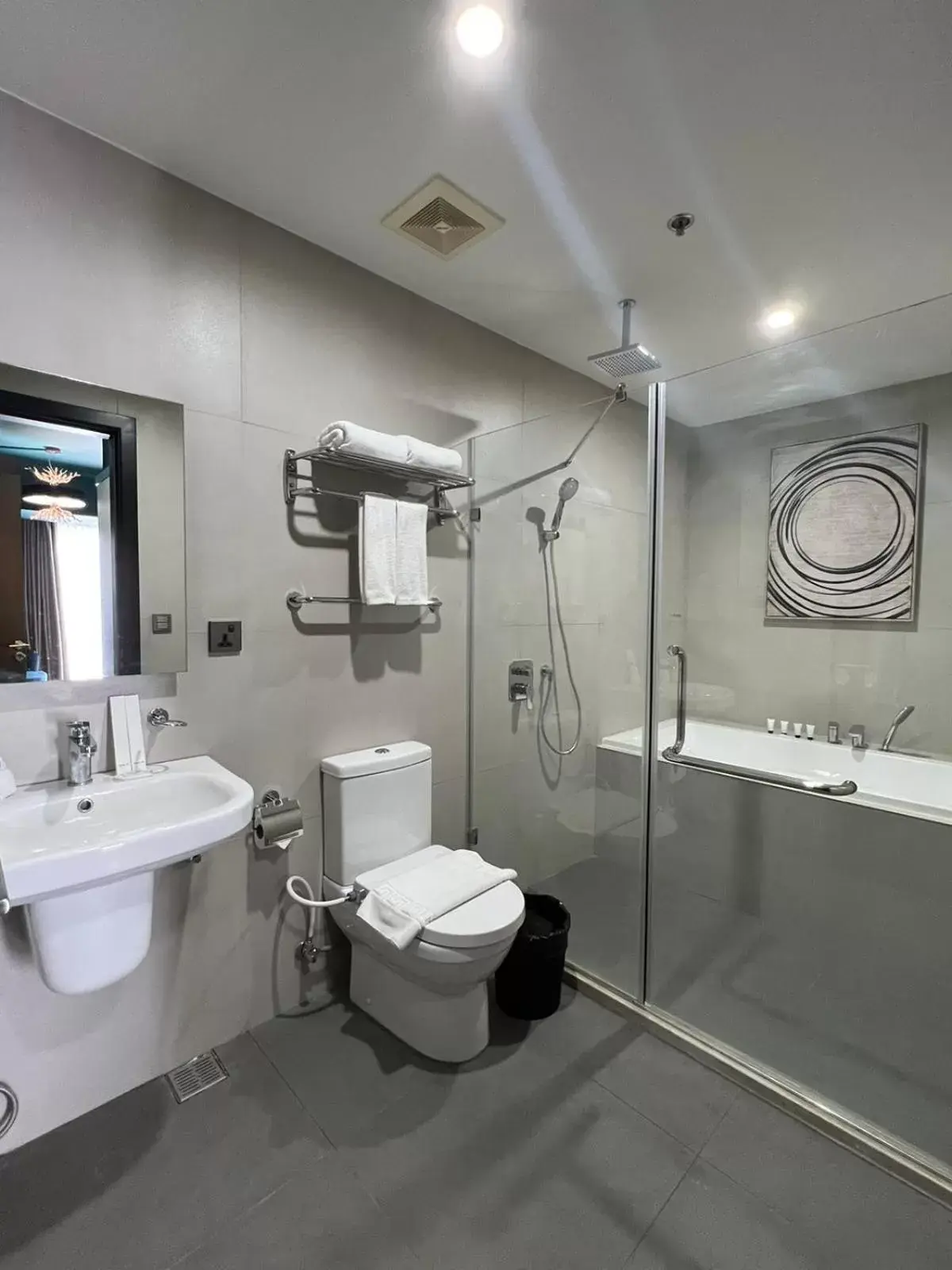 Queen Room in AEON SUITES Staycation Queen Room in AEON SUITES Staycation