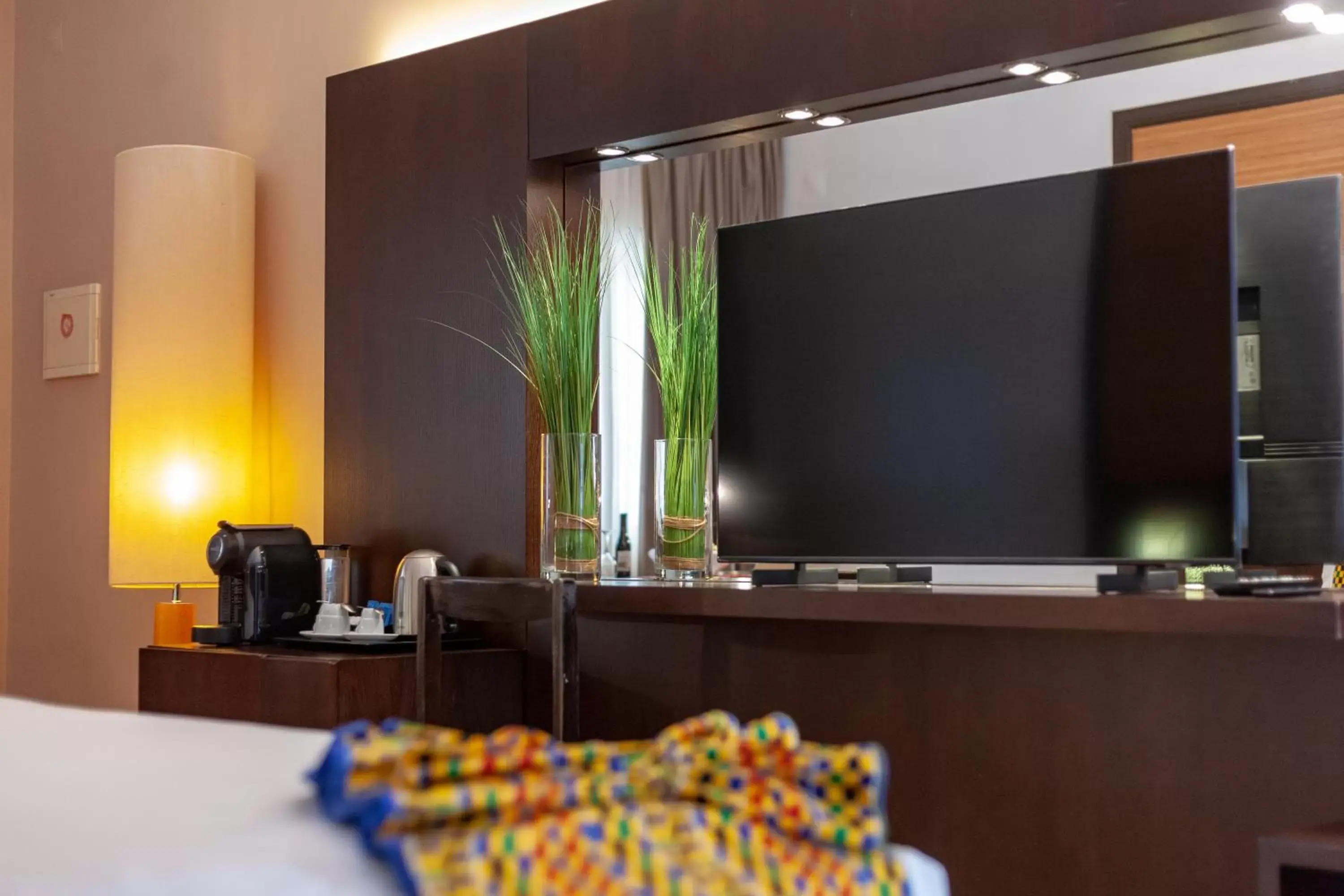 Bedroom, TV/Entertainment Center in Pestana Tropico Ocean & City Hotel