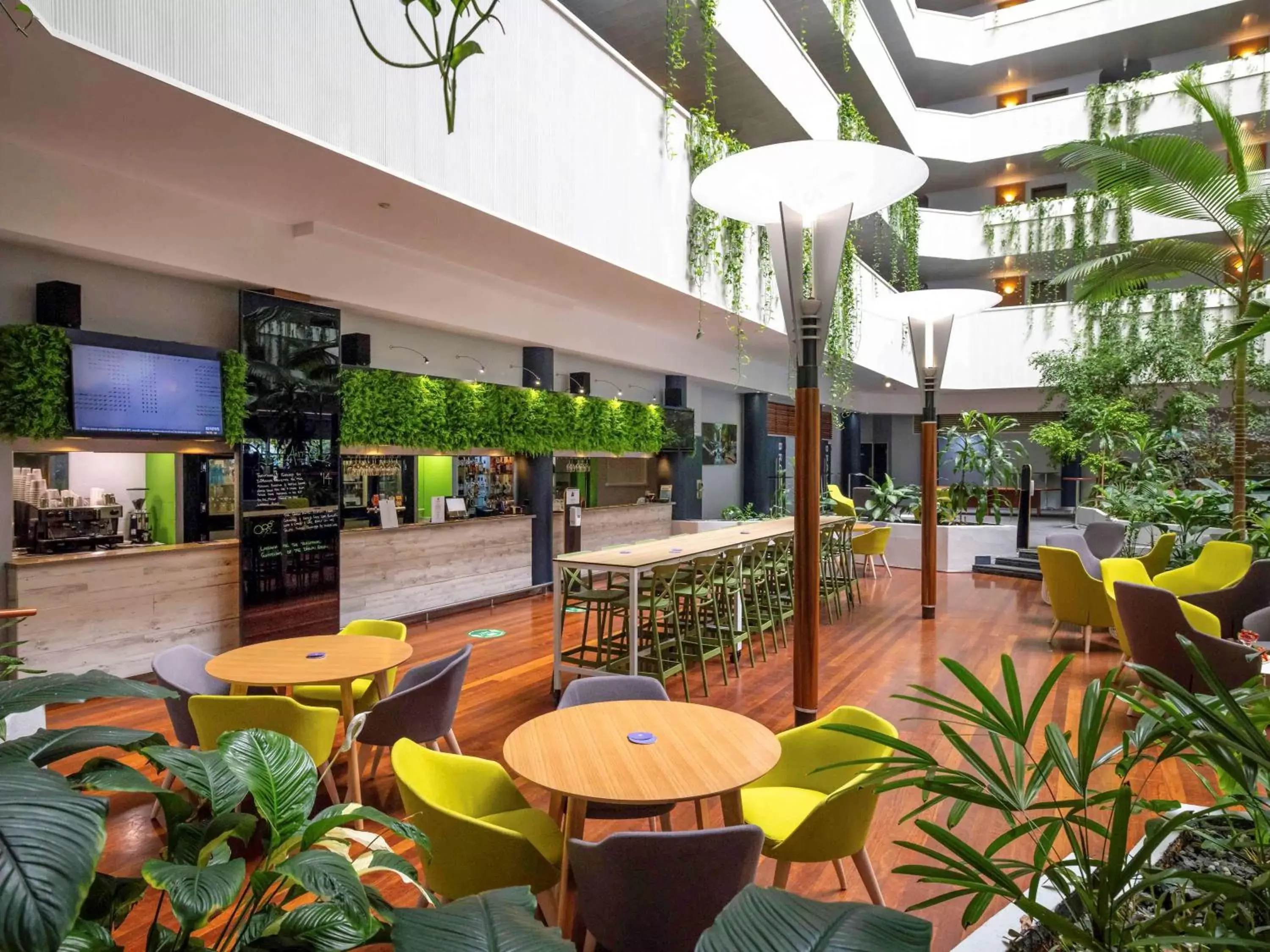 Lounge or bar, Lounge/Bar in Novotel Darwin CBD