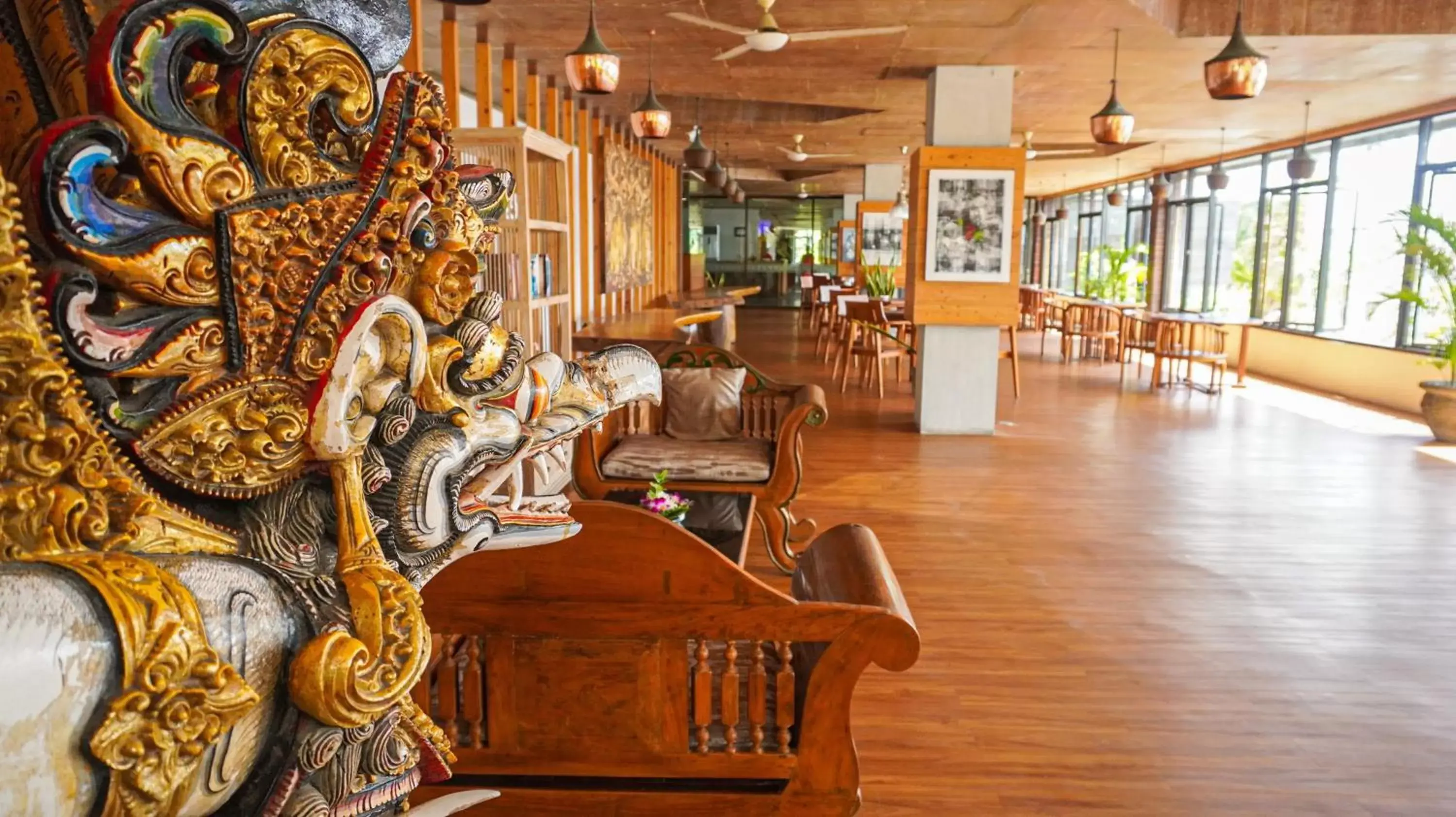 Restaurant/places to eat, Lobby/Reception in Grand Inna Kuta