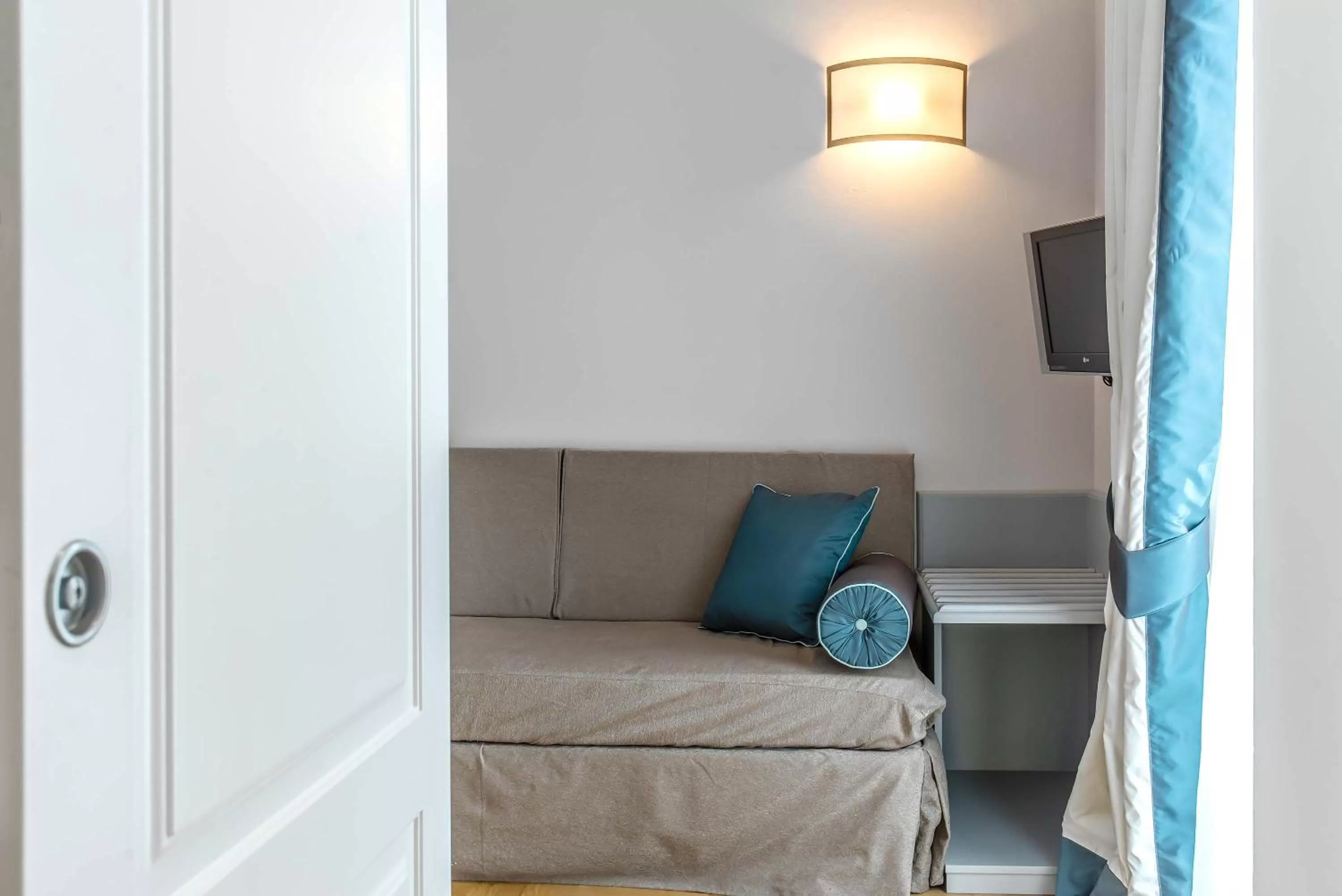 Living room, Bed in Hotel Machiavelli Palace