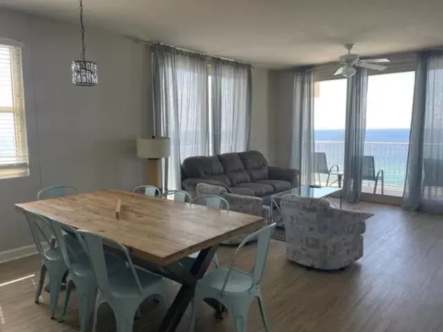 Dining Area in Shores of Panama Resort