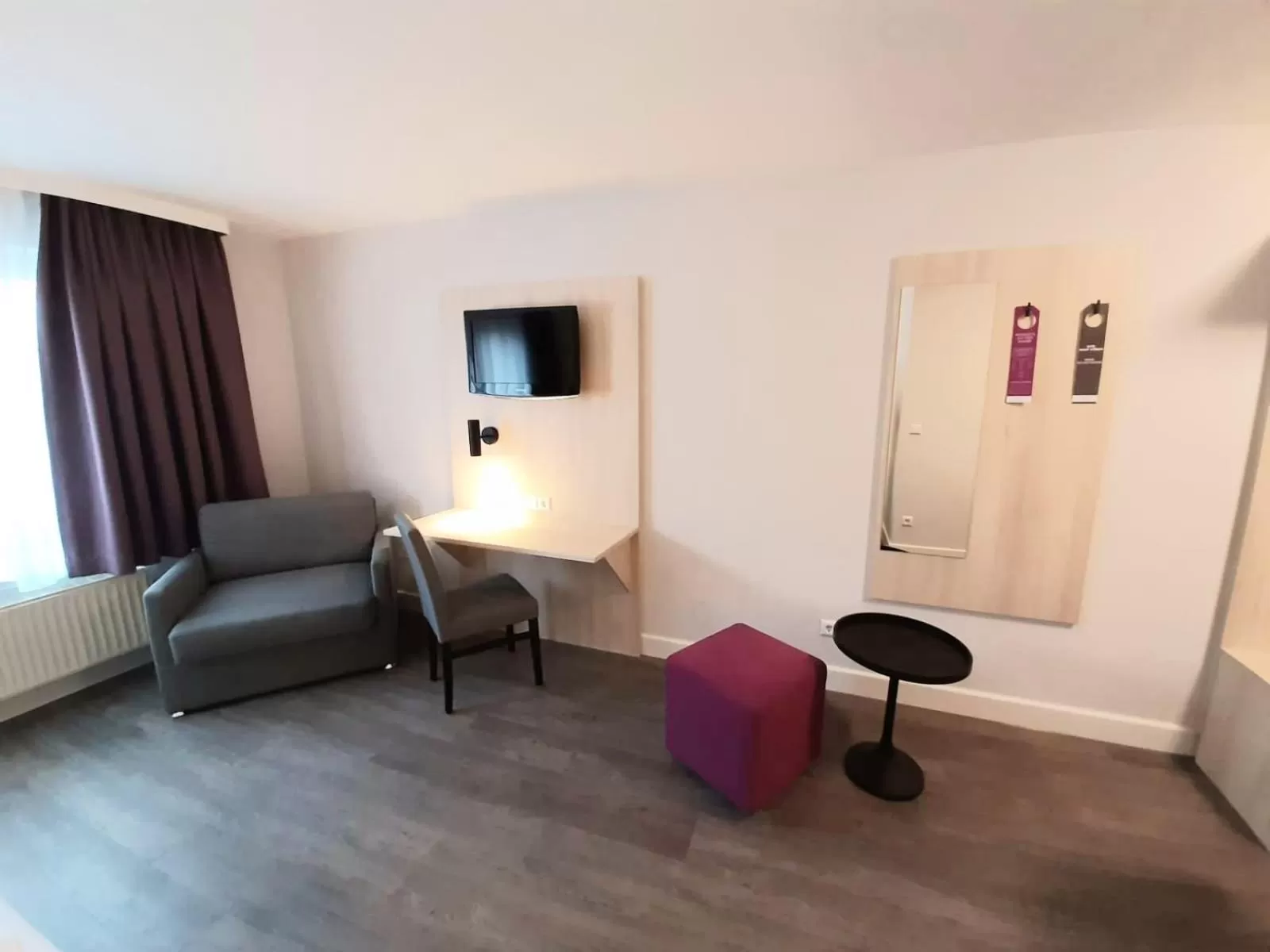 Photo of the whole room in Taste Hotel Hockenheim