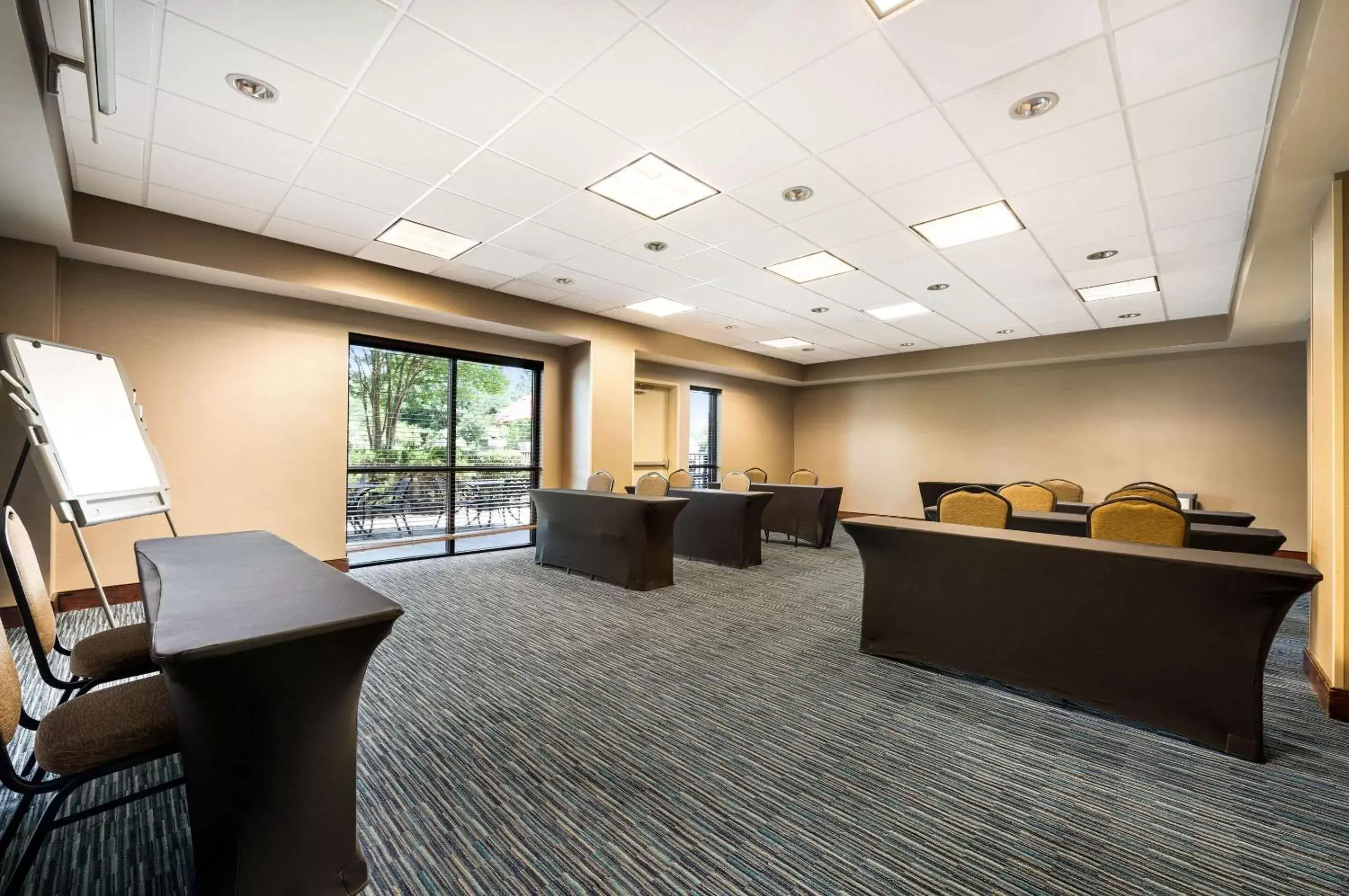 Meeting/conference room in Comfort Suites Northlake
