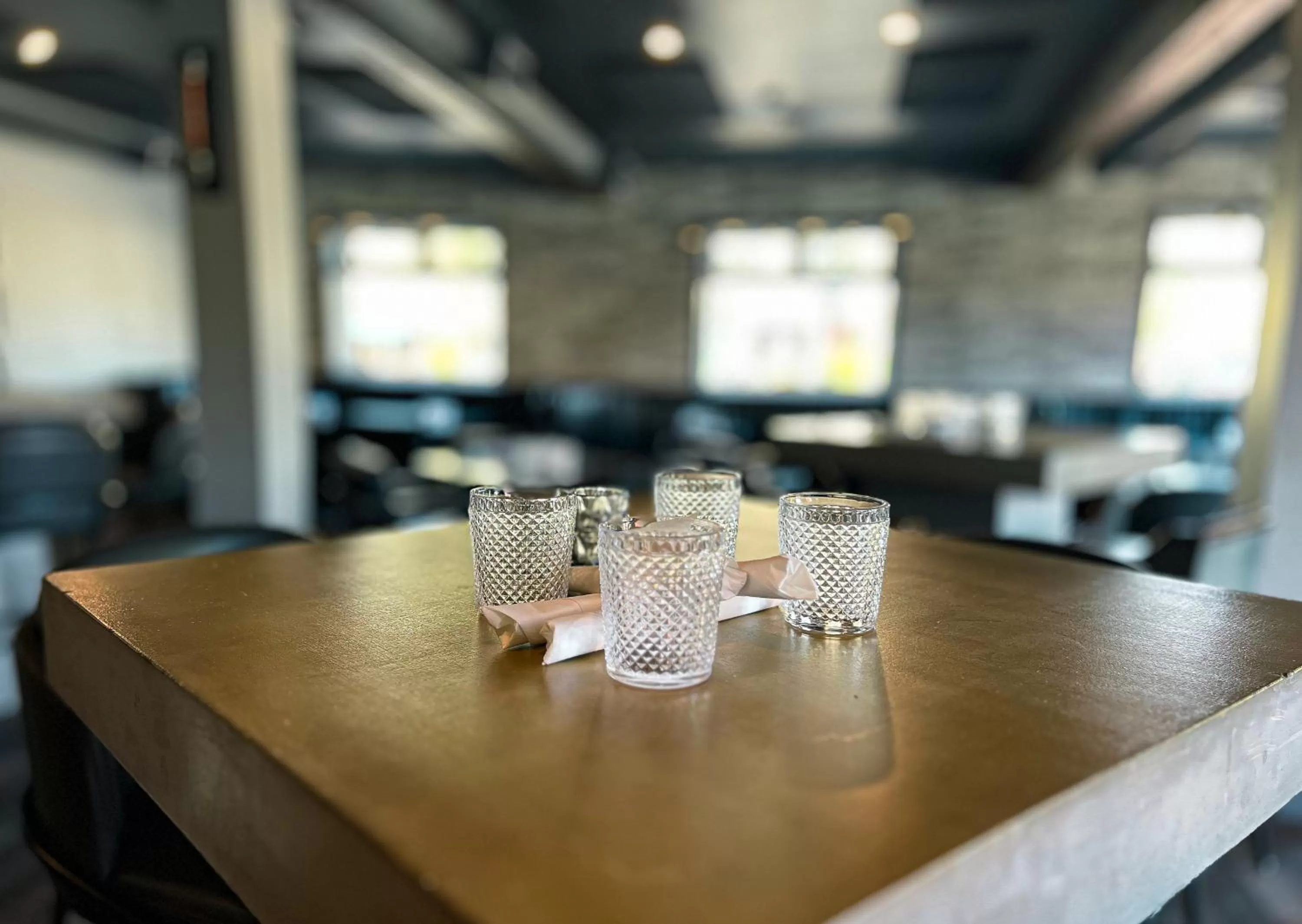 Restaurant/places to eat in Edgewater Hotel