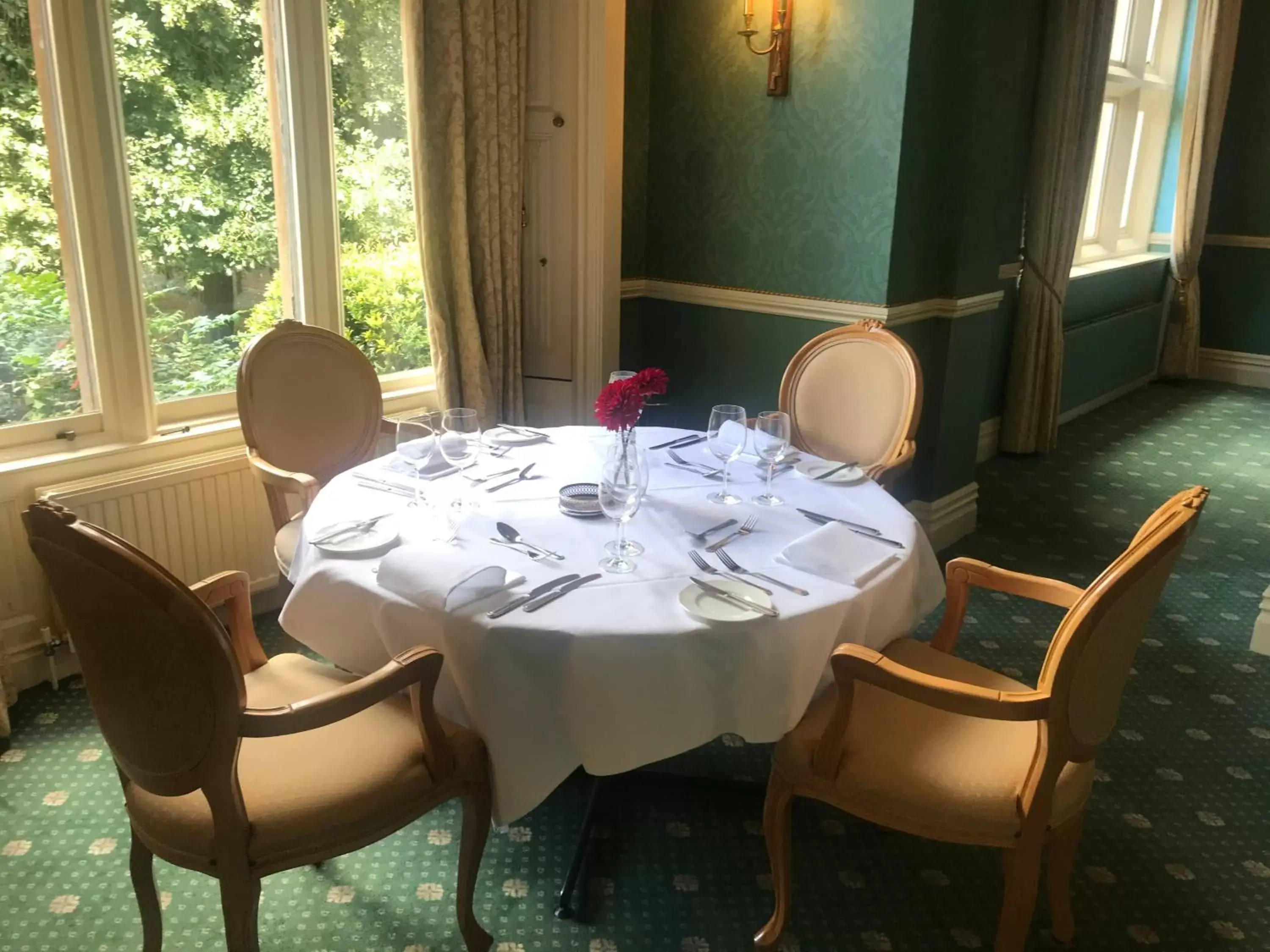 Restaurant/Places to Eat in Horsted Place Hotel