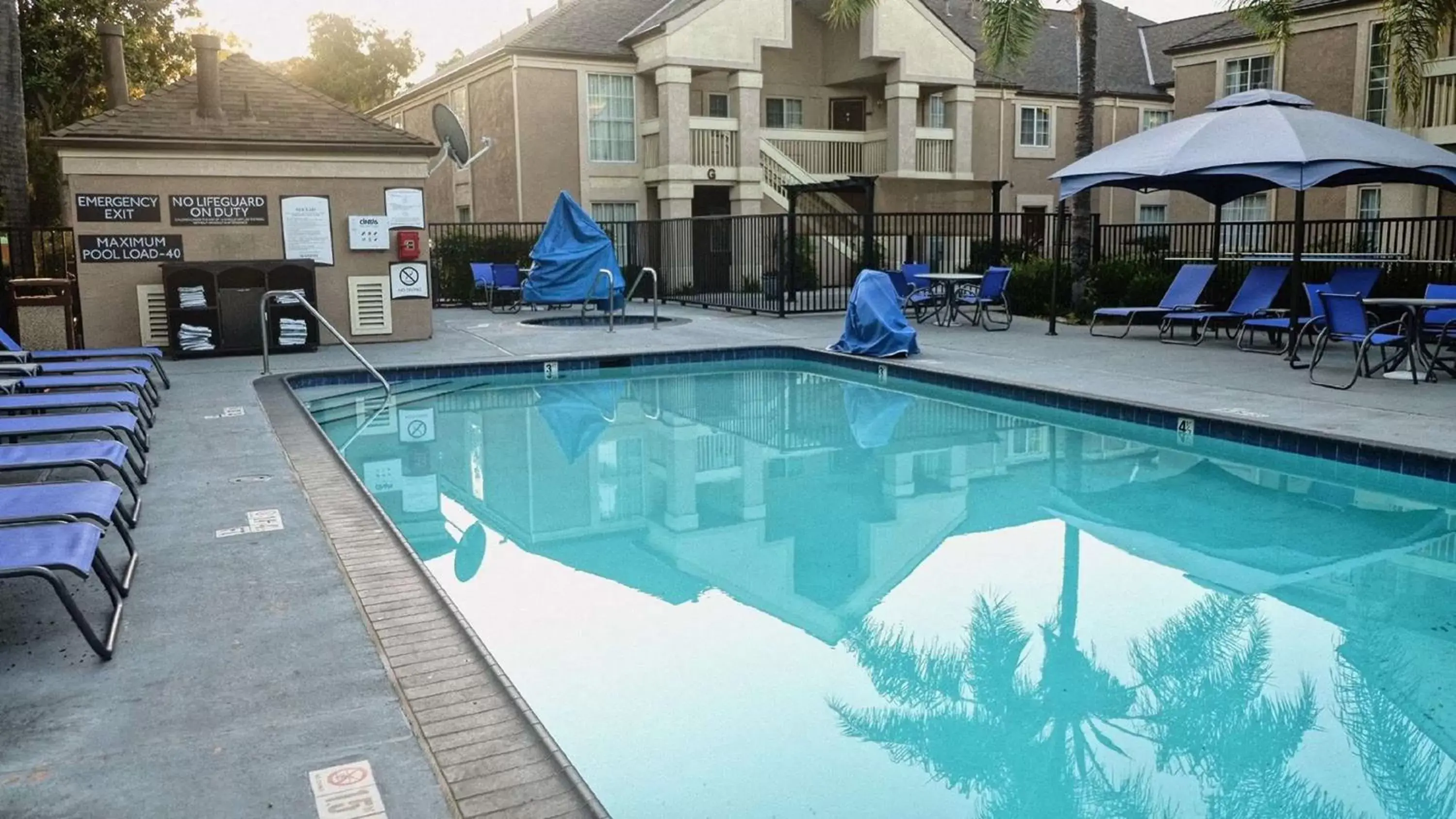 Swimming Pool in Sonesta ES Suites Baton Rouge University at Southgate