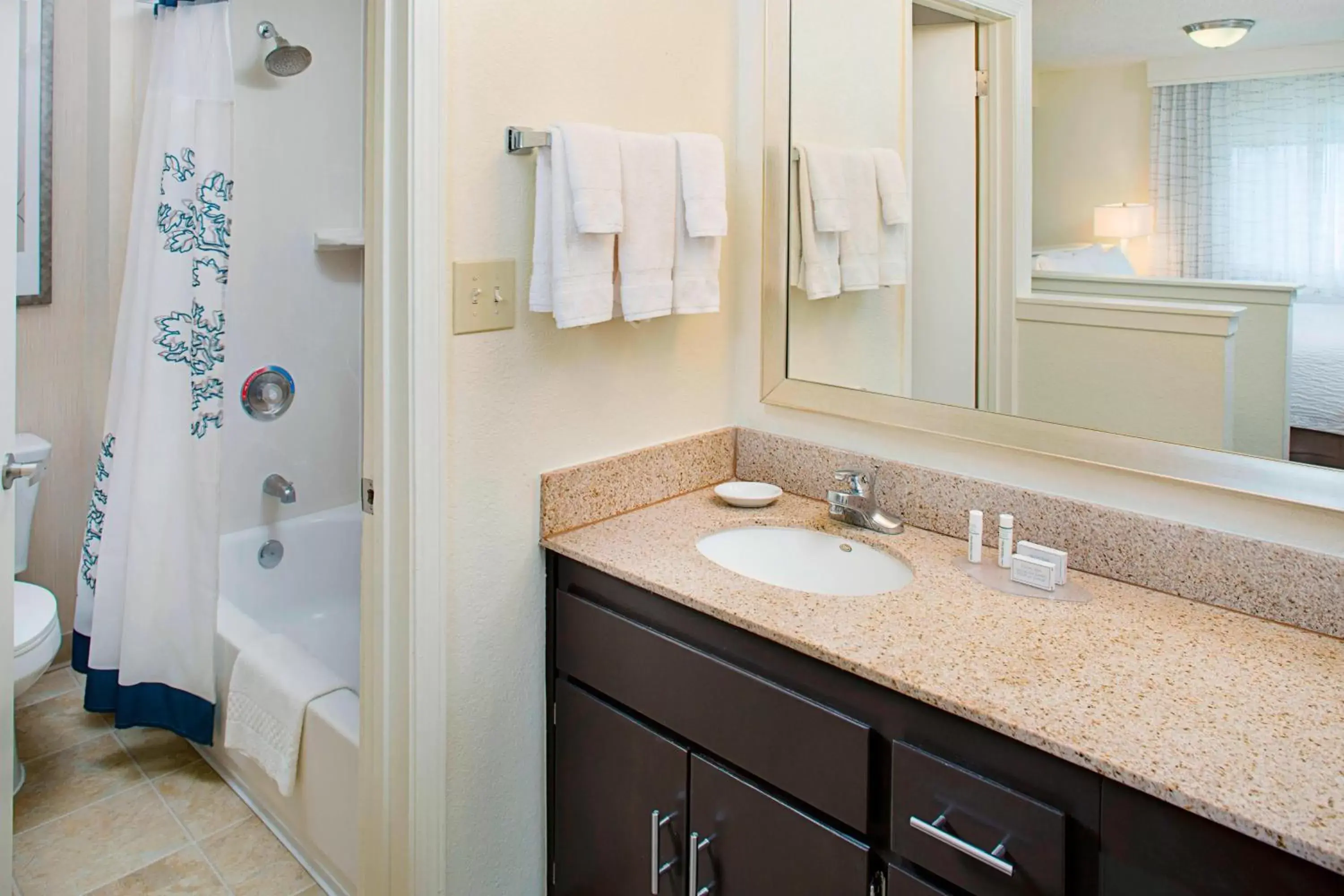 Bathroom in Residence Inn Sacramento Cal Expo