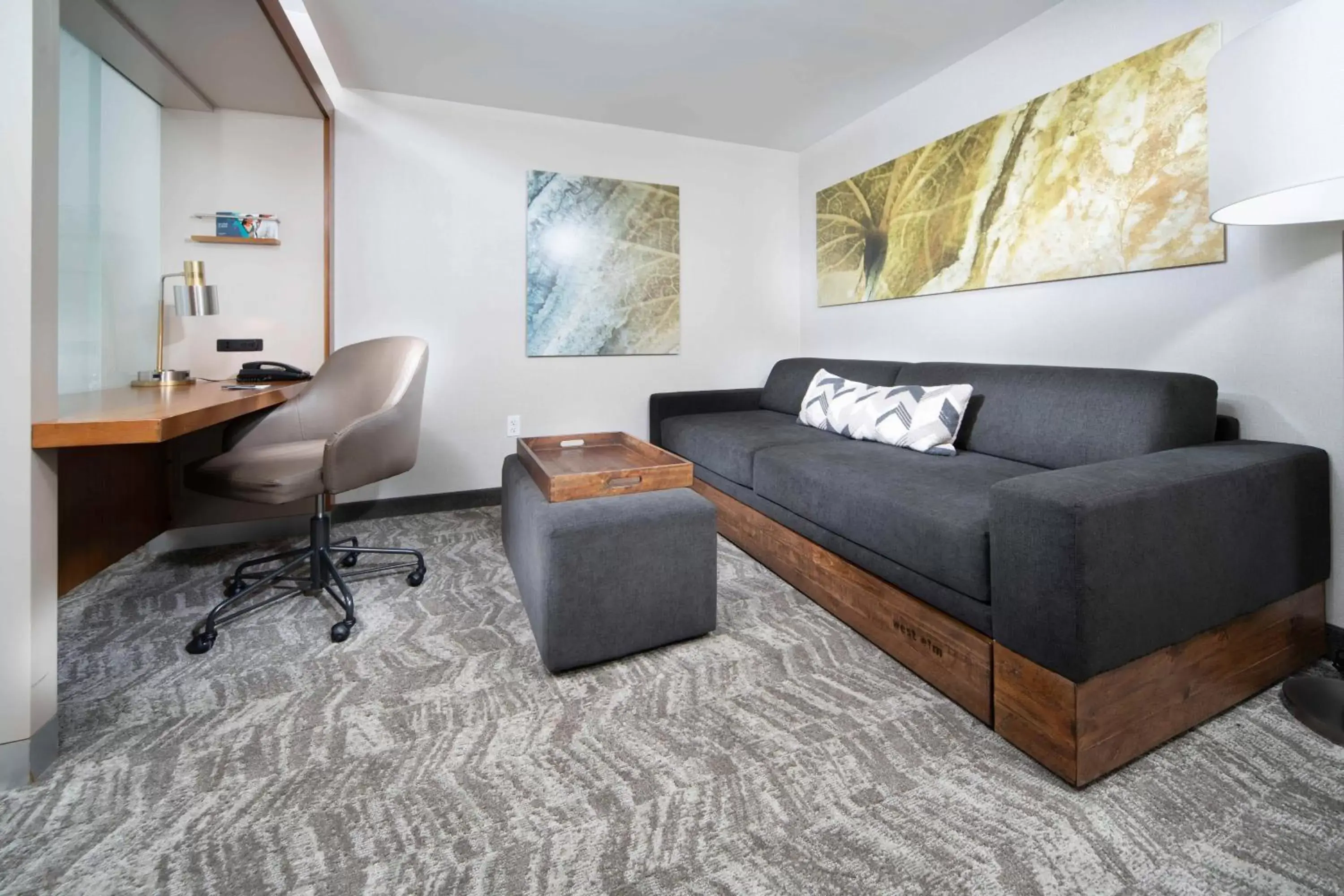 Living room, Seating Area in SpringHill Suites by Marriott Philadelphia Valley Forge/King of Prussia