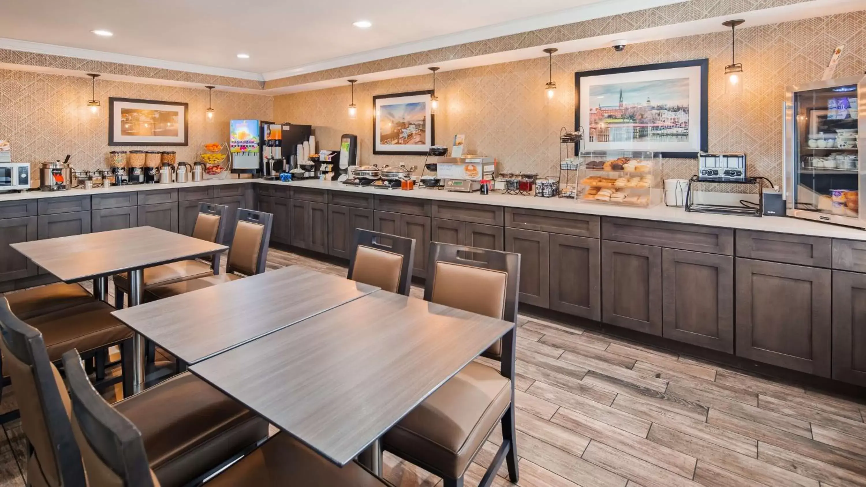 Restaurant/places to eat in Best Western Annapolis Restaurant/places to eat in Best Western Annapolis