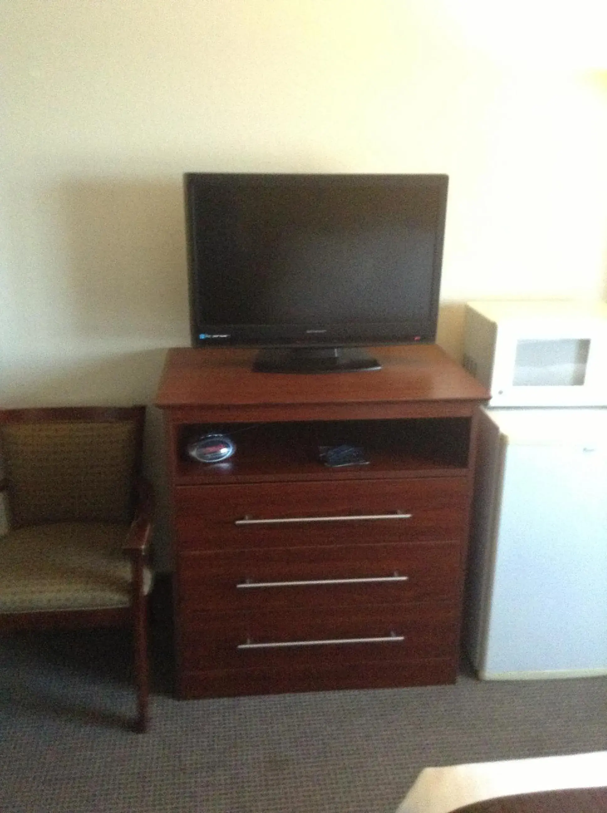 TV and multimedia, TV/Entertainment Center in Baymont by Wyndham Dubuque