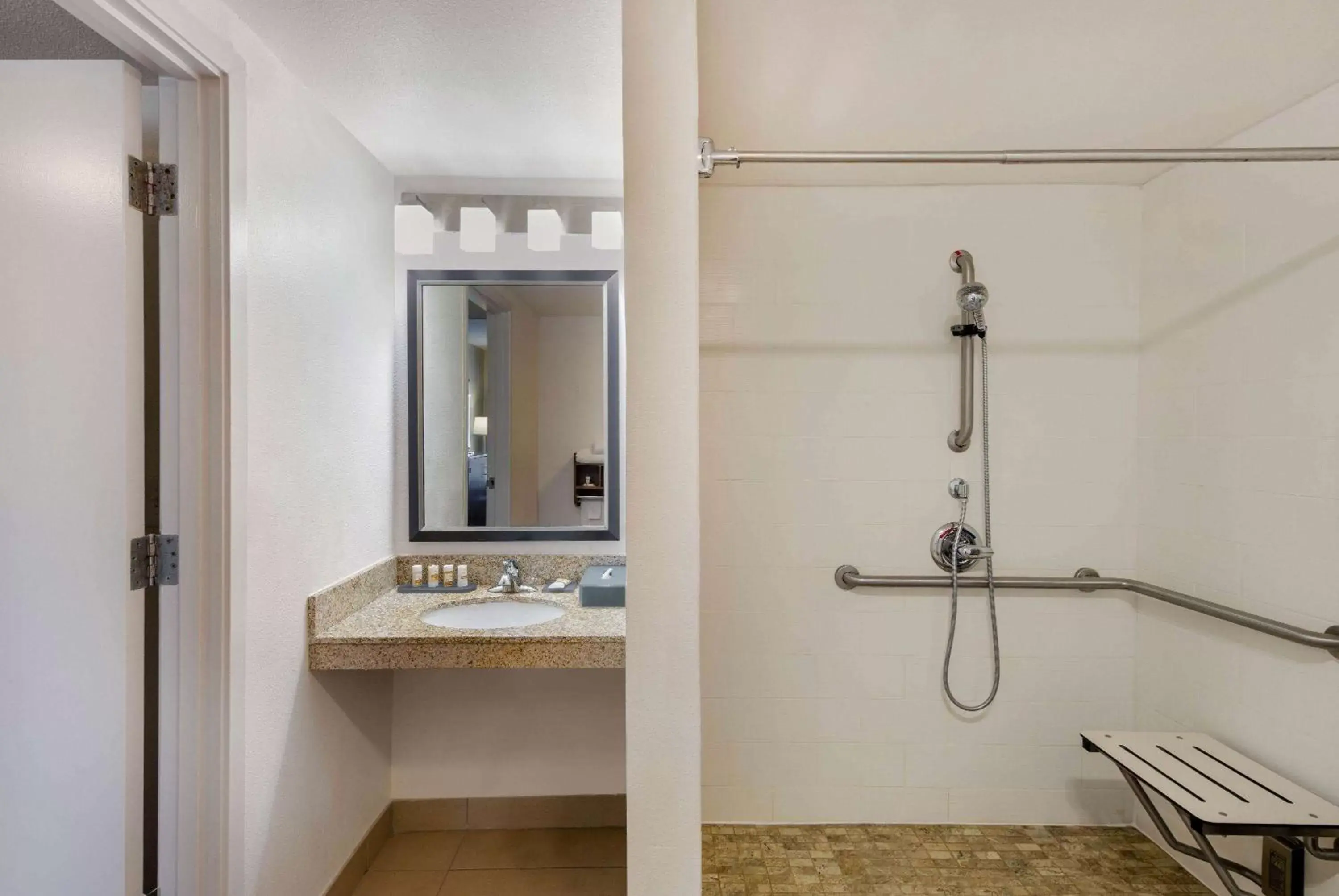 Shower, Bathroom in La Quinta by Wyndham Oakland - Hayward