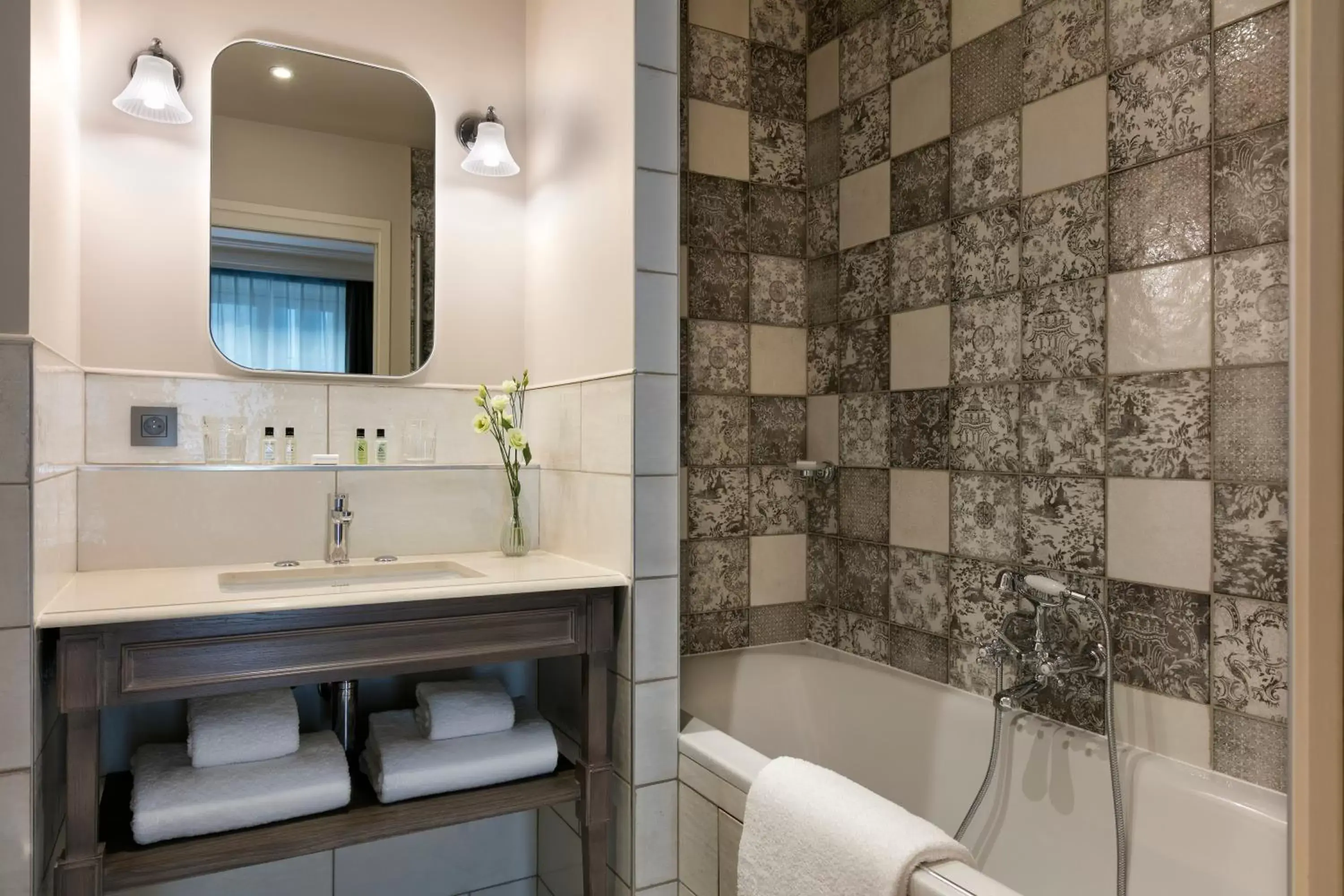 Bathroom in Royal Madeleine Hotel & Spa