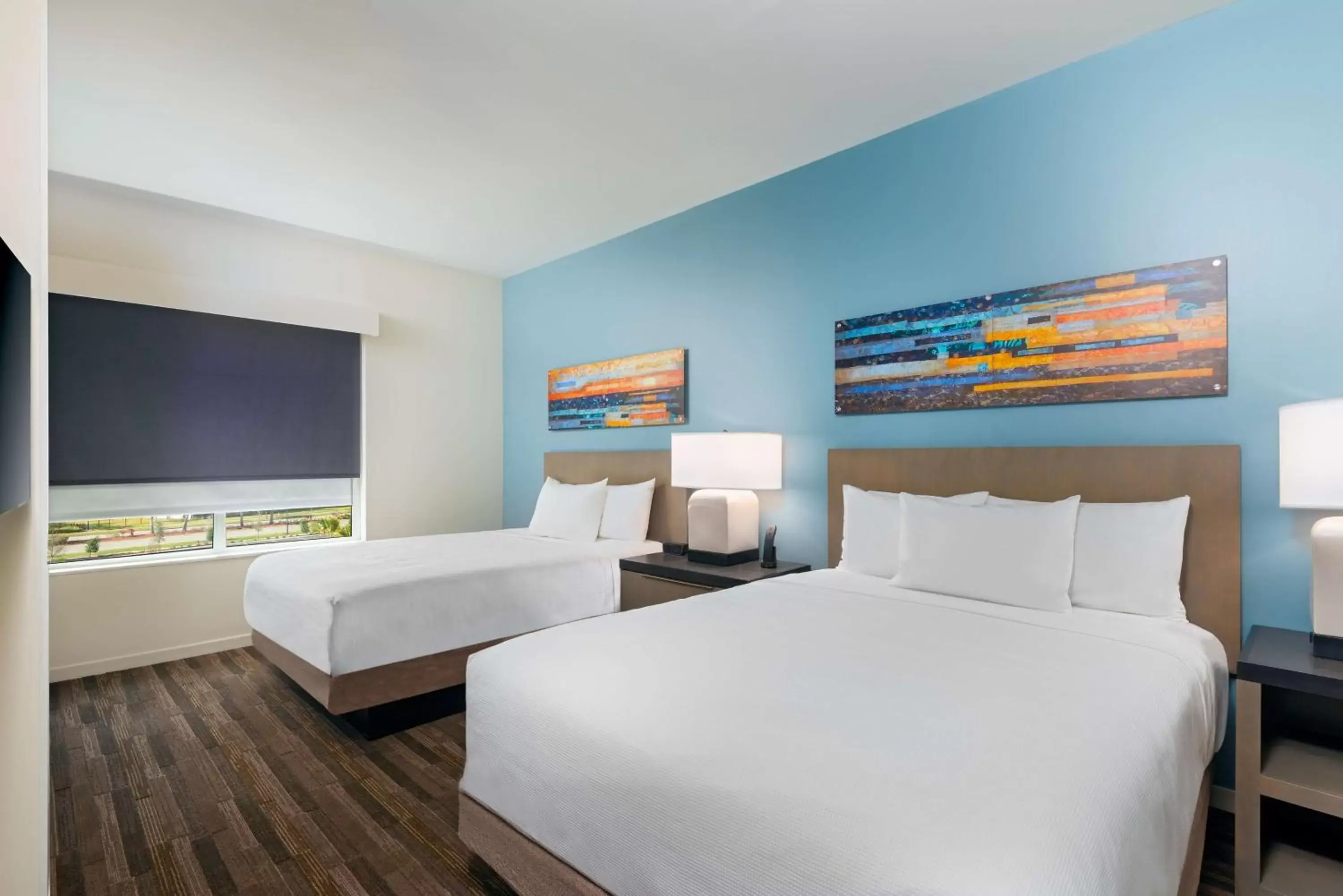 Photo of the whole room, Bed in Hyatt House Orlando Airport