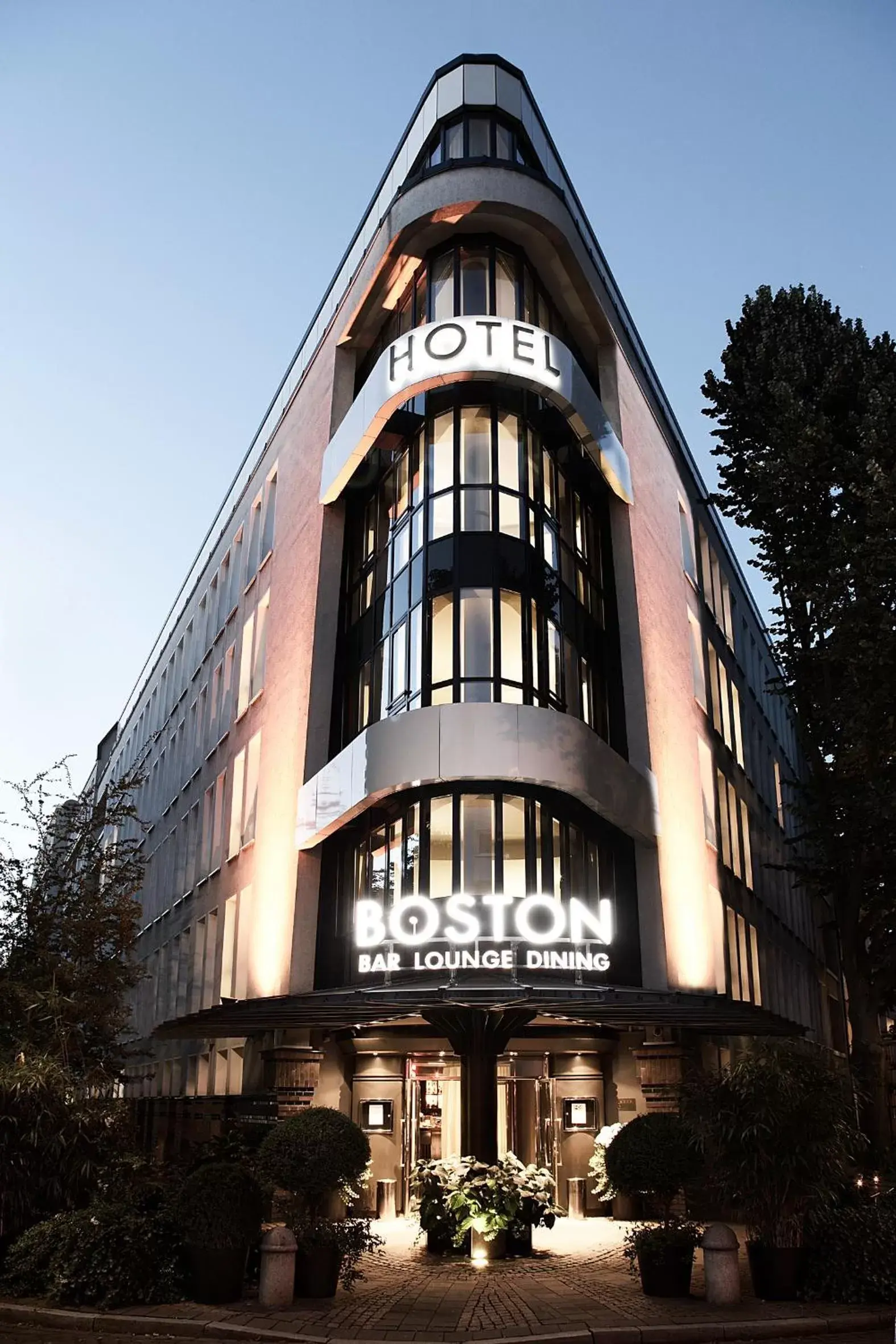 Facade/entrance, Property Building in Boston Hotel HH