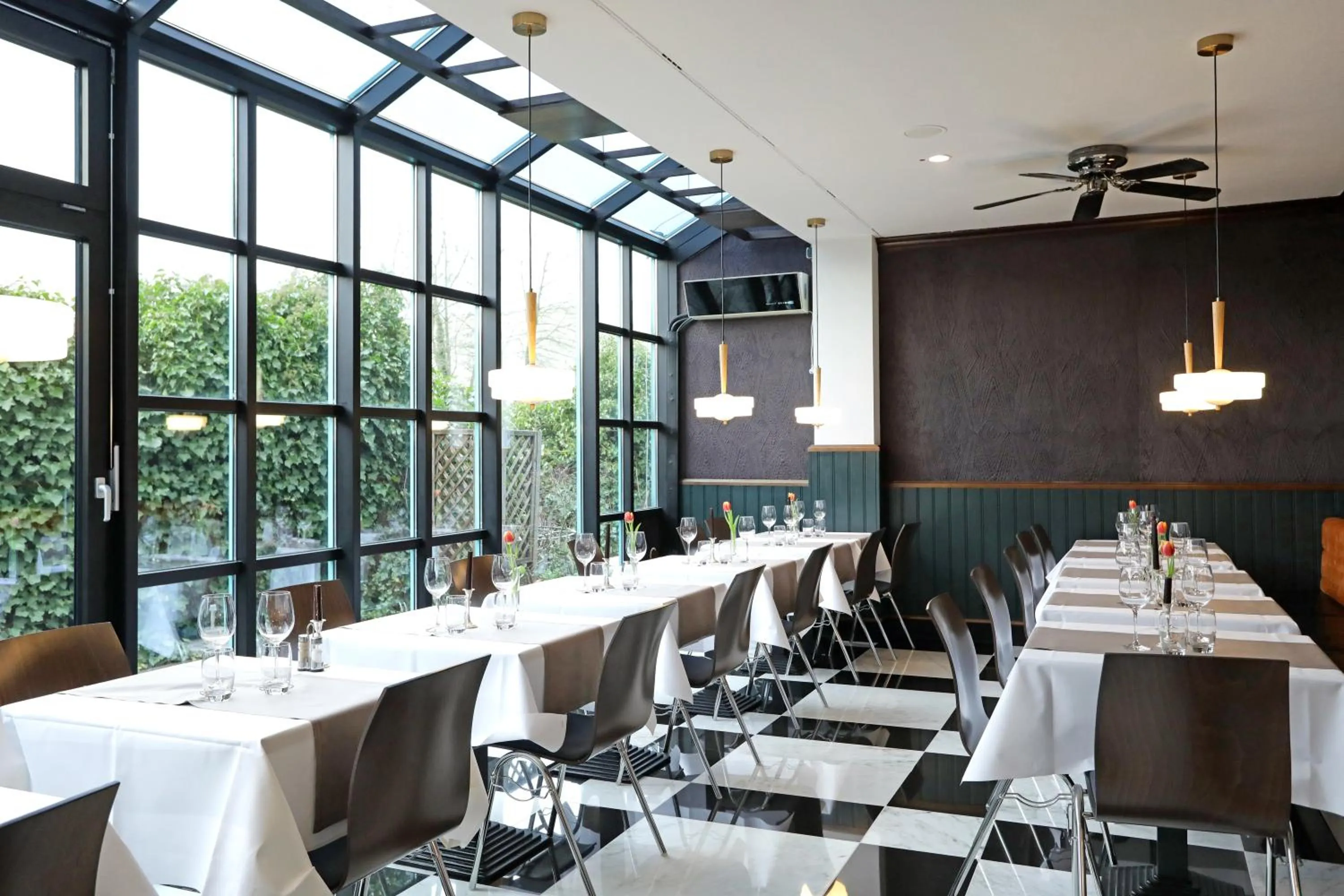 Restaurant/places to eat in Mercure Hotel Frankfurt Airport Langen