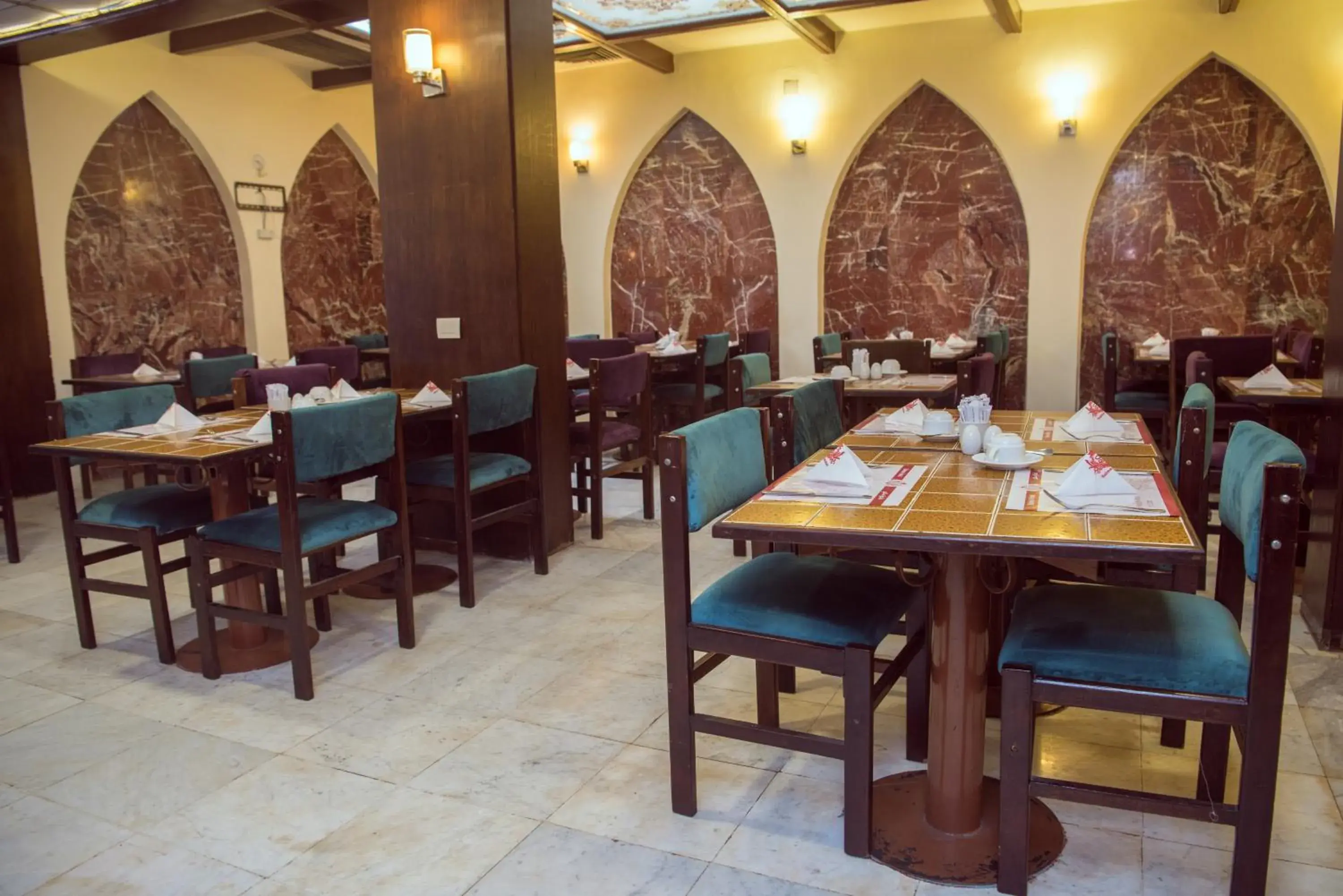 Restaurant/Places to Eat in Salma Hotel Cairo