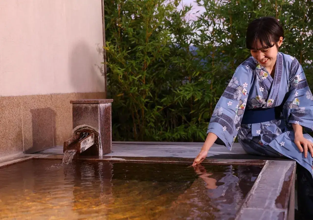 Hot Spring Bath, Swimming Pool in Hotel Tamanoyu