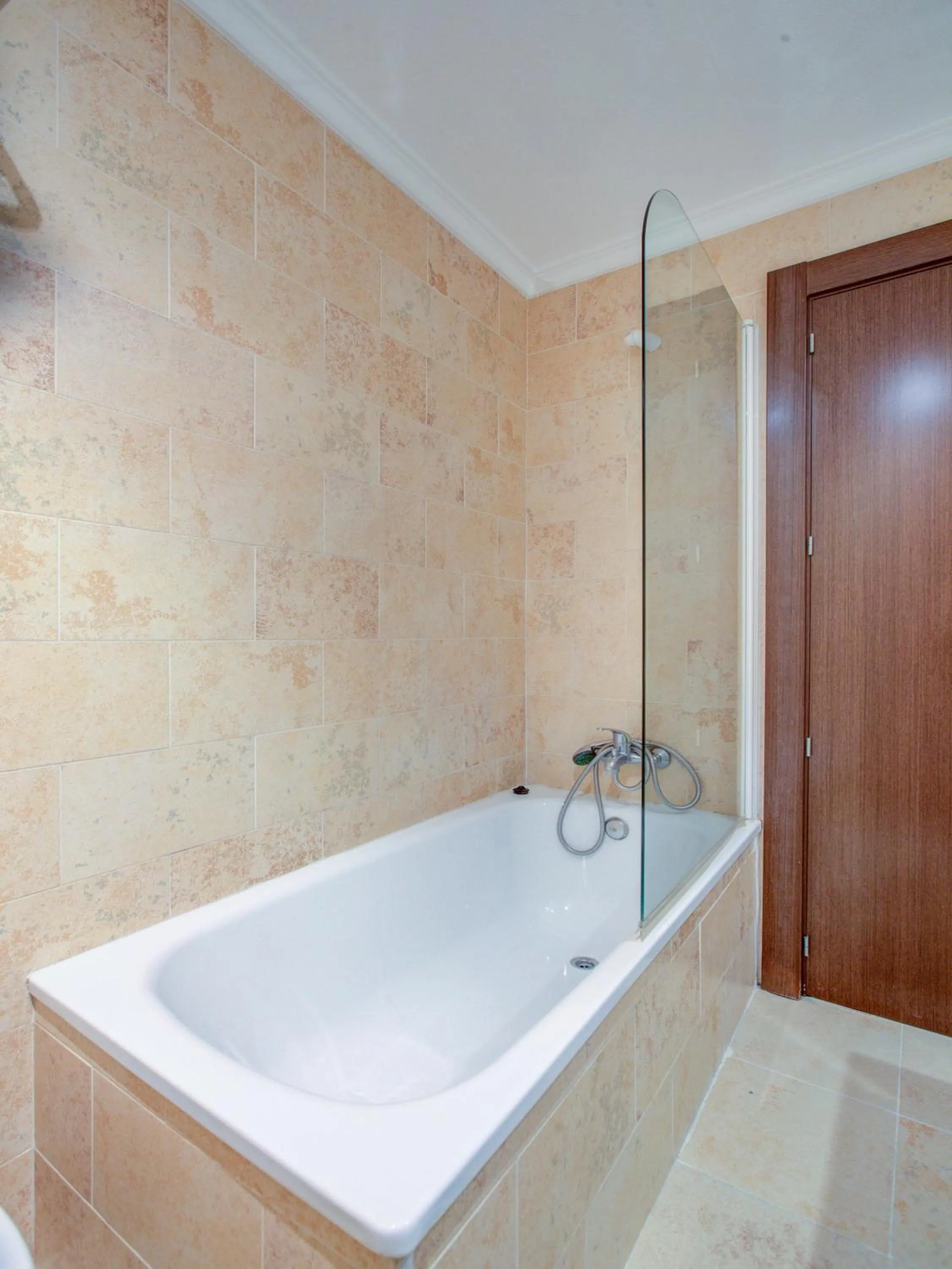 Shower in Hotel El Mesón