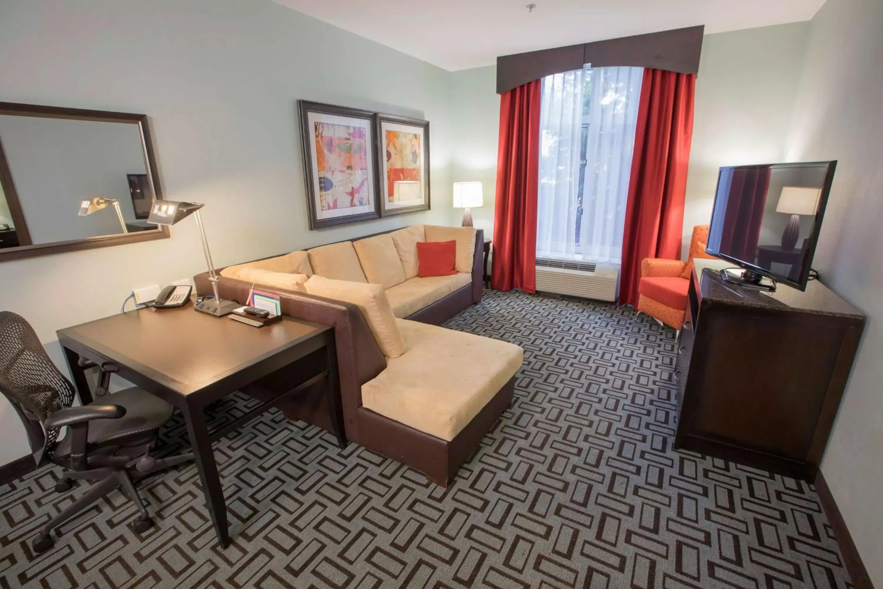 Bedroom, Seating Area in Hilton Garden Inn Atlanta South-McDonough