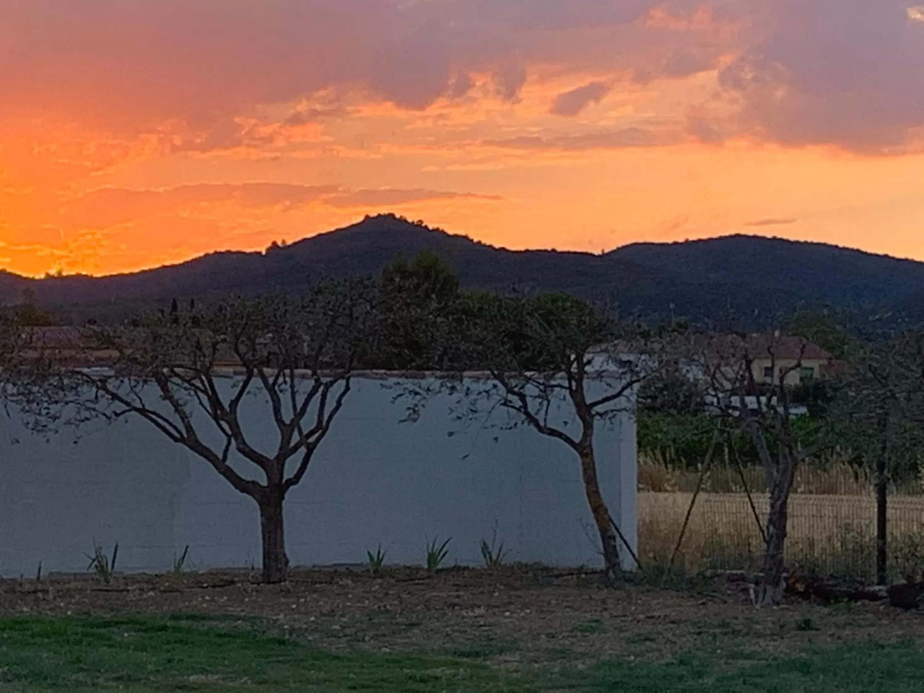 Garden view in Croissant de Lune