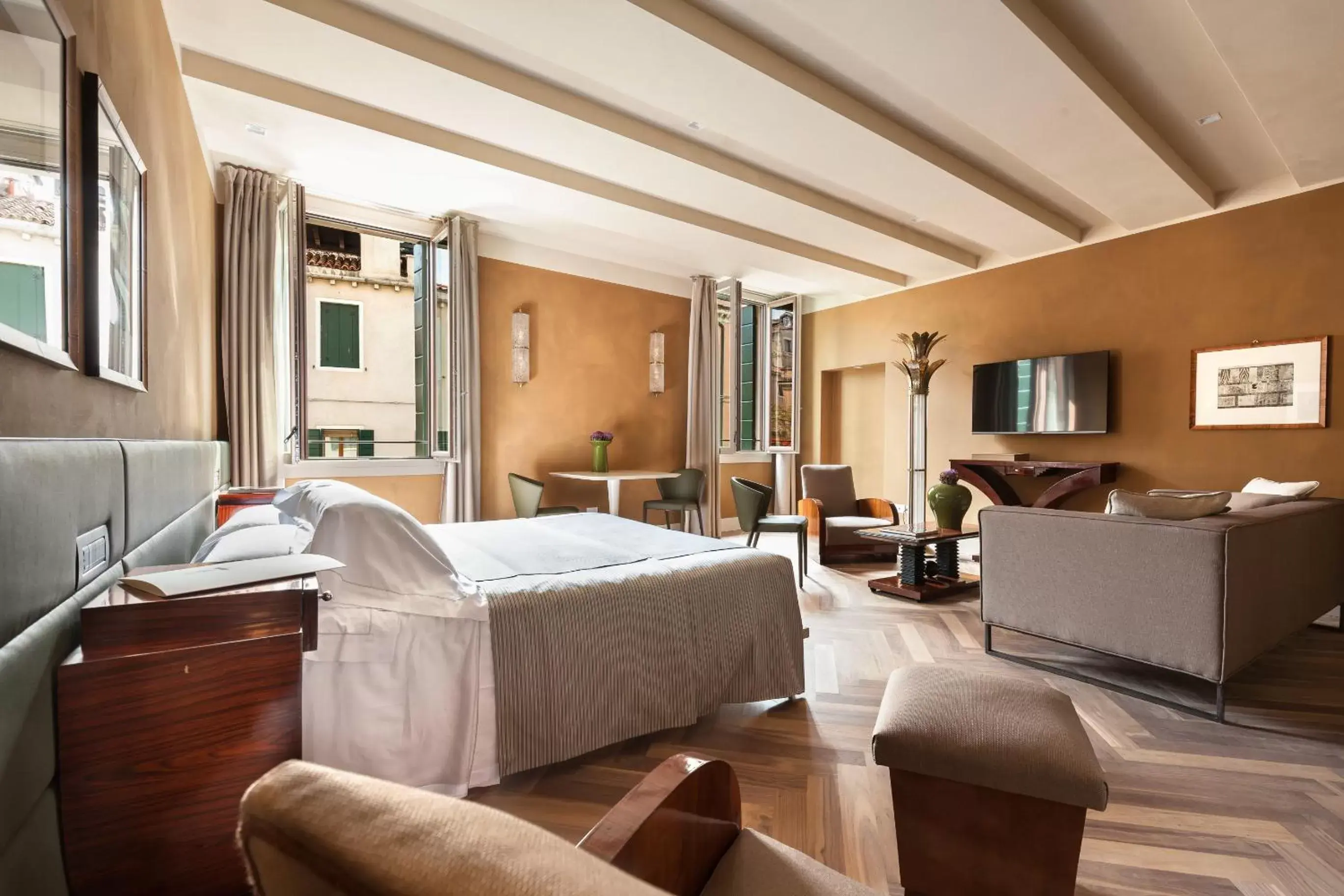 Queen Suite with Canal View and Turkish Bath in Liassidi Wellness Suites Queen Suite with Canal View and Turkish Bath in Liassidi Wellness Suites