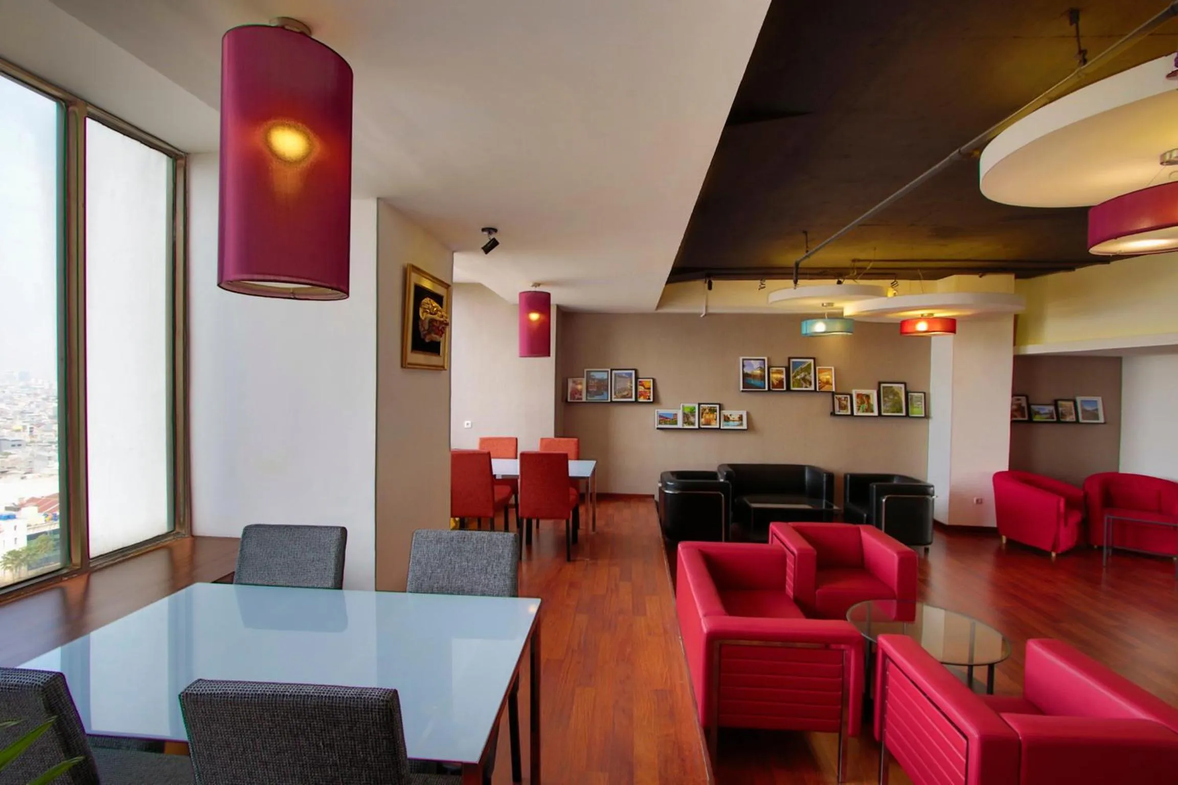 Restaurant/places to eat in Jayakarta Hotel Jakarta