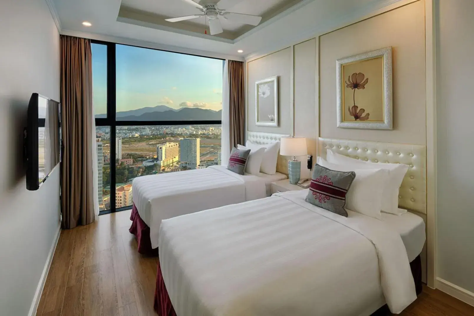 Bed in Vinpearl Beachfront Nha Trang