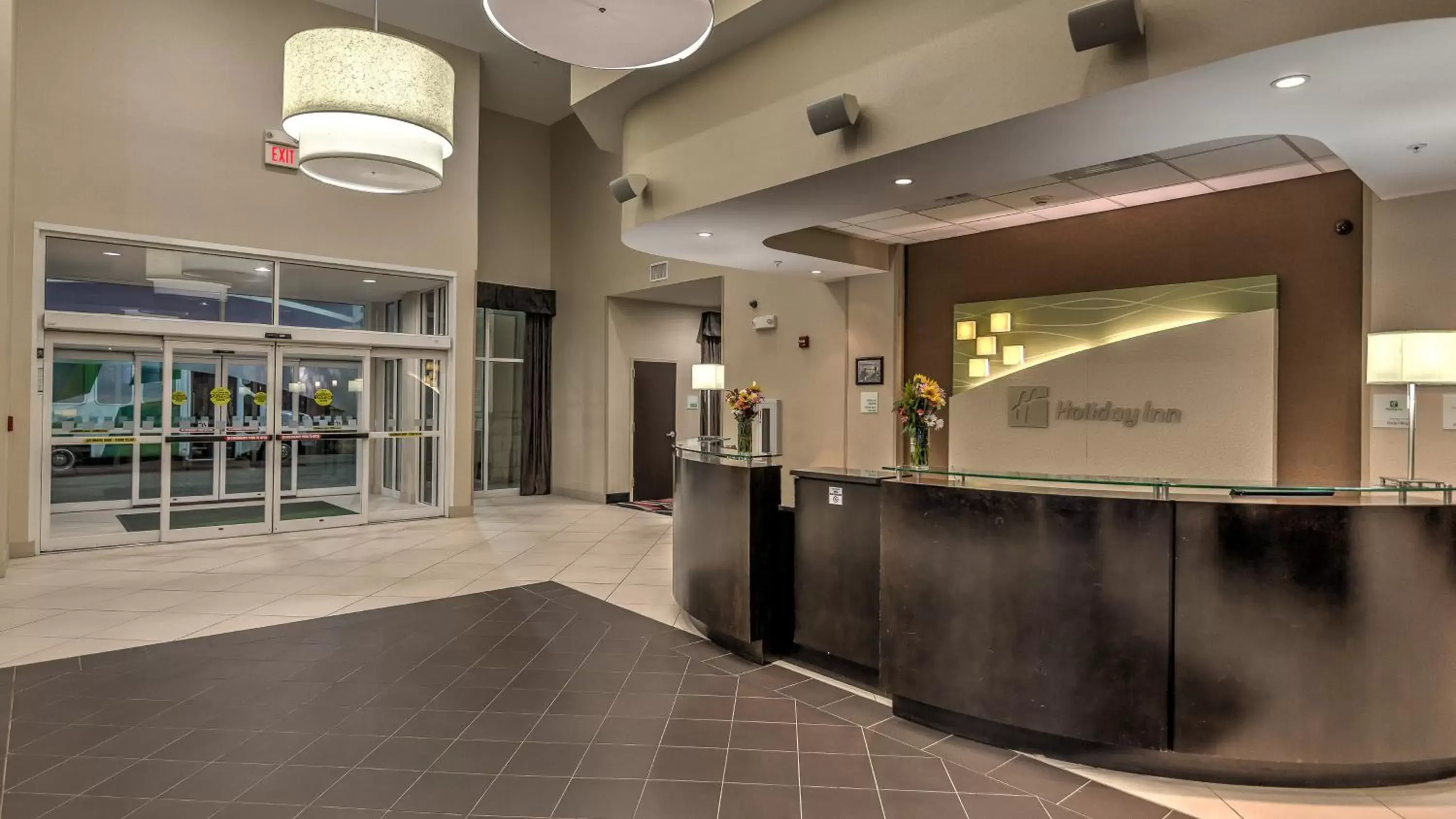Property building, Lobby/Reception in Holiday Inn North Quail Springs, an IHG Hotel