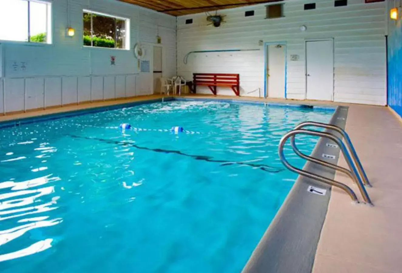 Swimming Pool in Ocean Terrace Condominiums