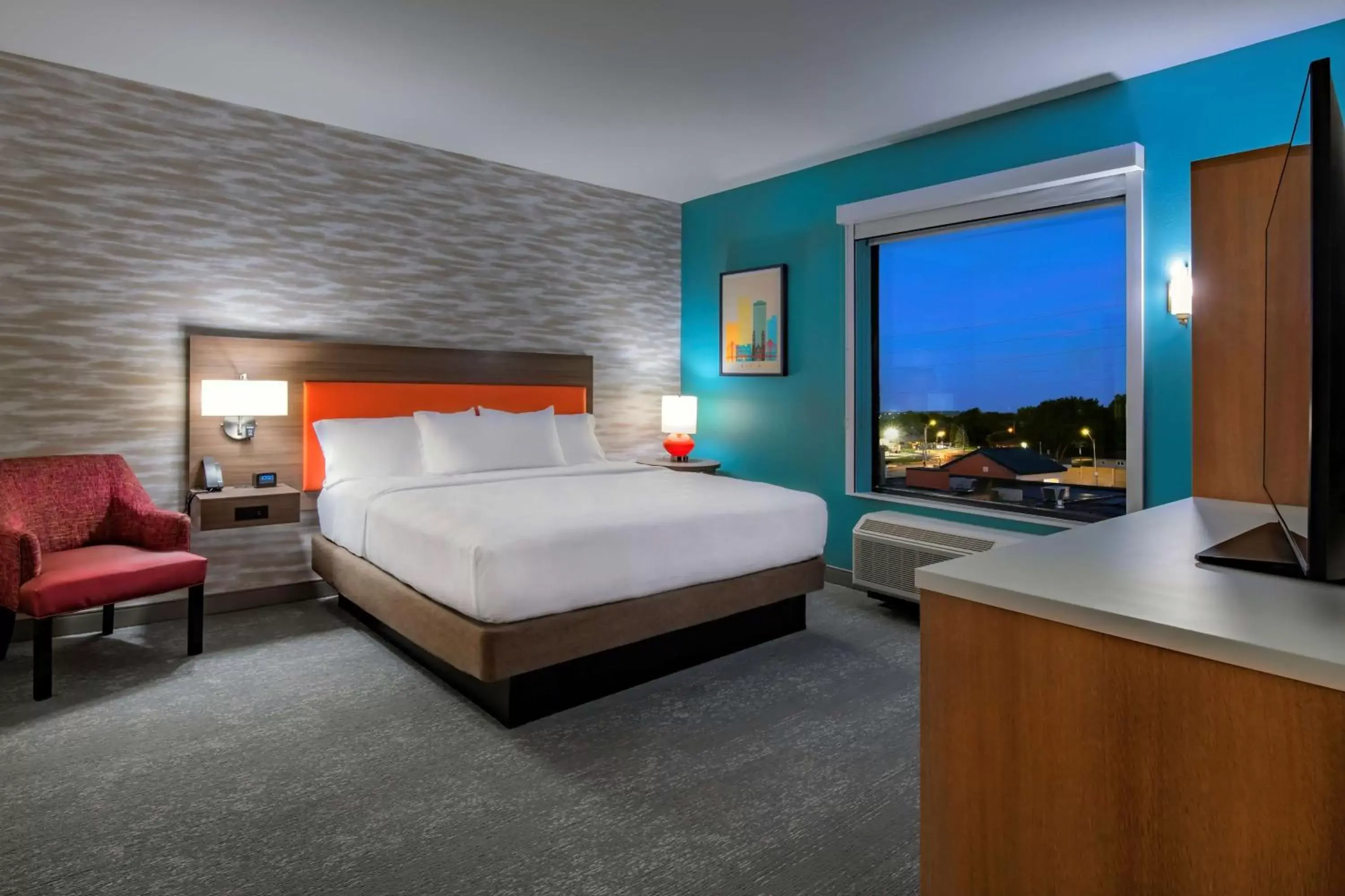 Bedroom, Bed in Home2 Suites by Hilton Omaha I-80 at 72nd Street, NE