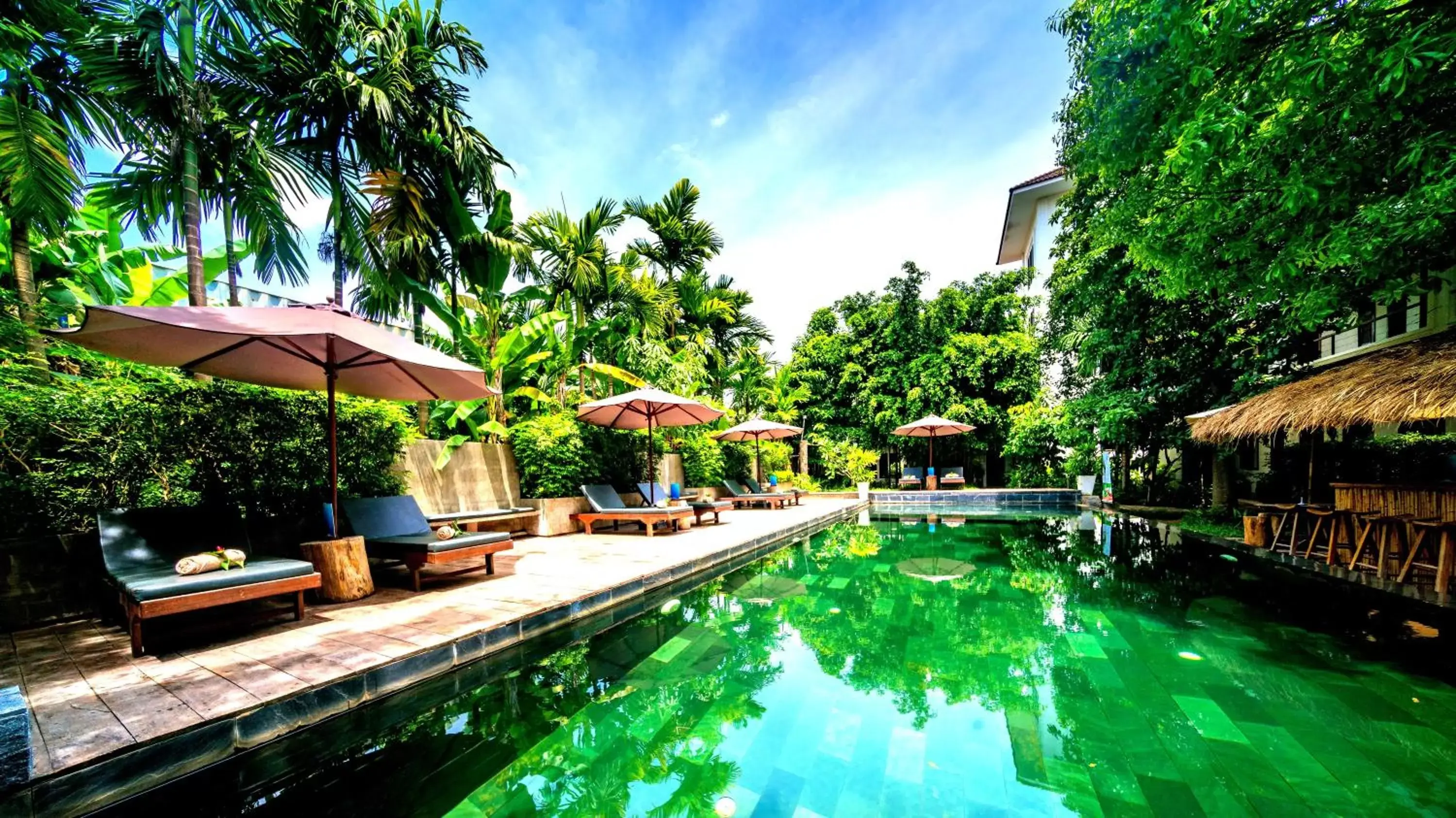 Facade/entrance, Swimming Pool in La Residence Blanc D'Angkor
