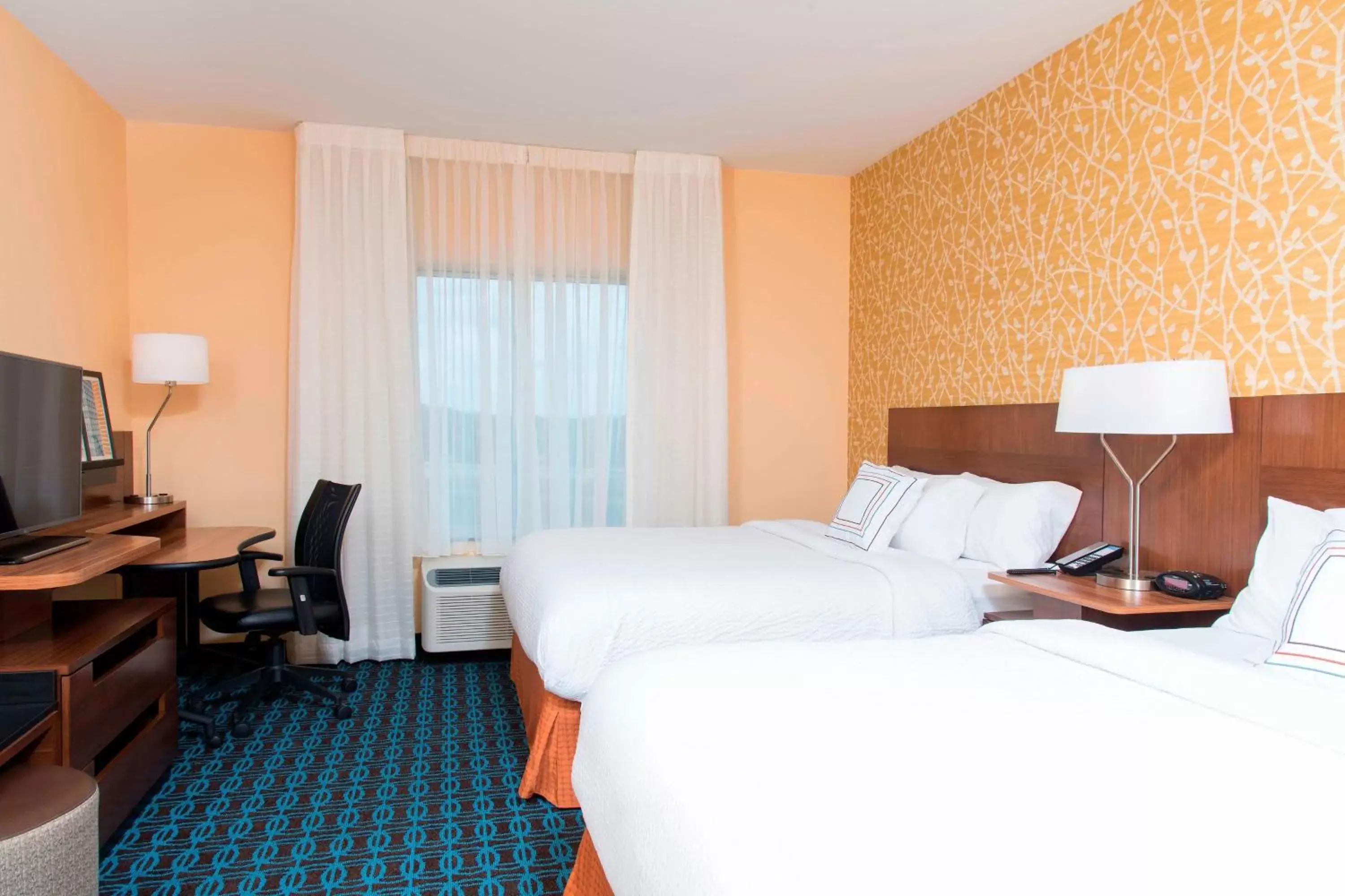 Photo of the whole room, Bed in Fairfield Inn & Suites by Marriott Jackson Clinton