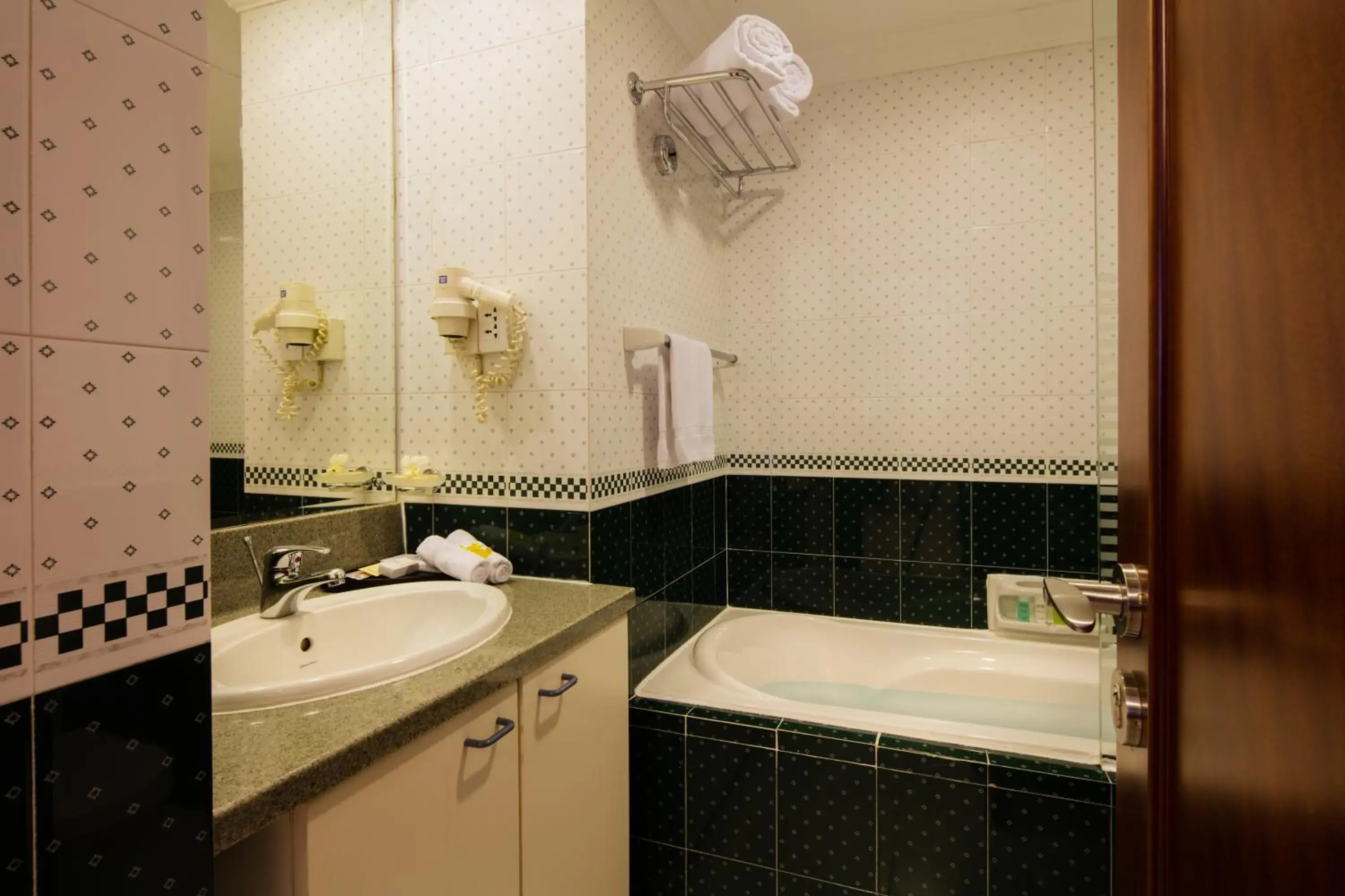 Bathroom in Norfolk Mansion - Luxury Serviced Apartment