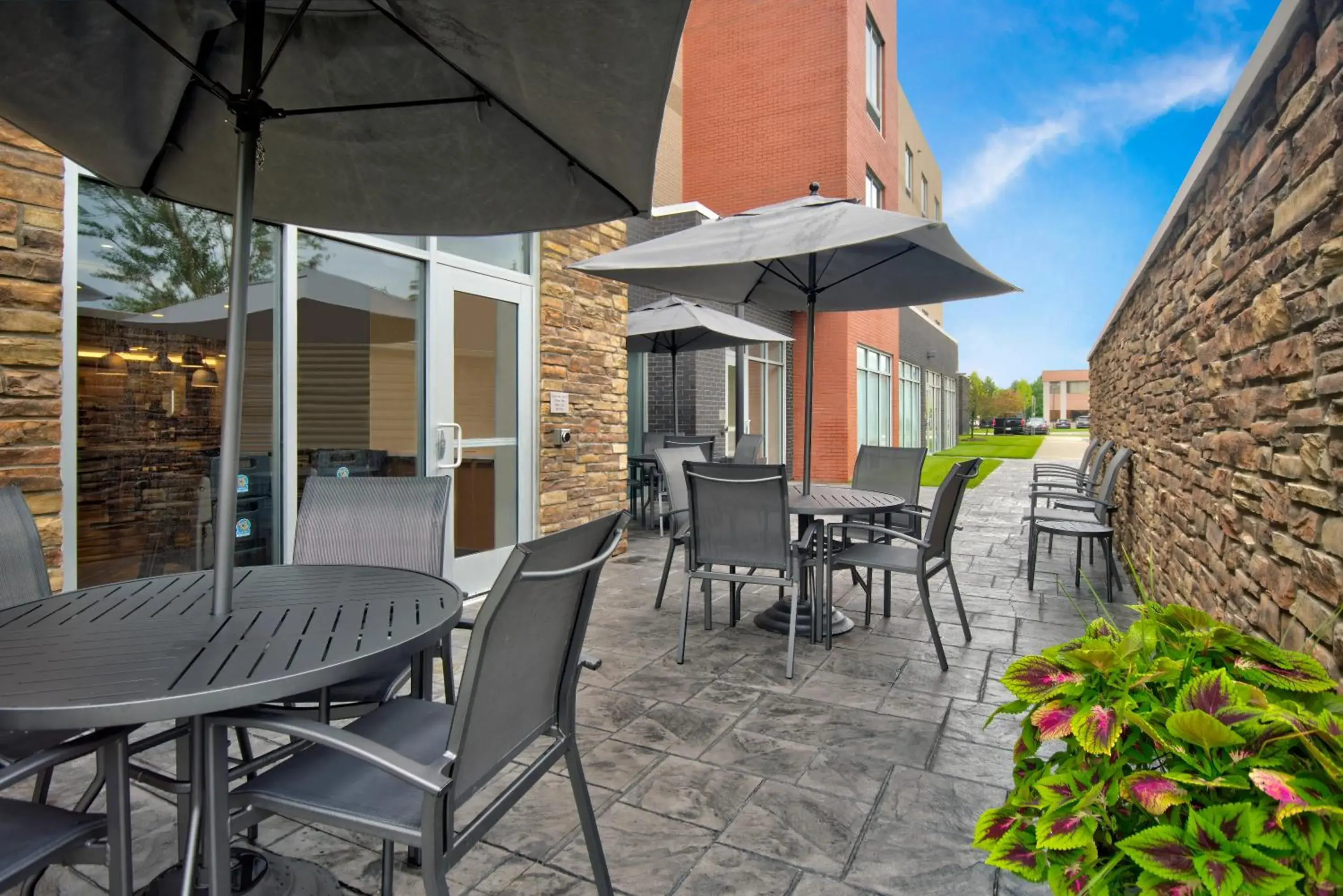 Patio, Patio/Outdoor Area in Fairfield by Marriott Inn & Suites Rochester Hills