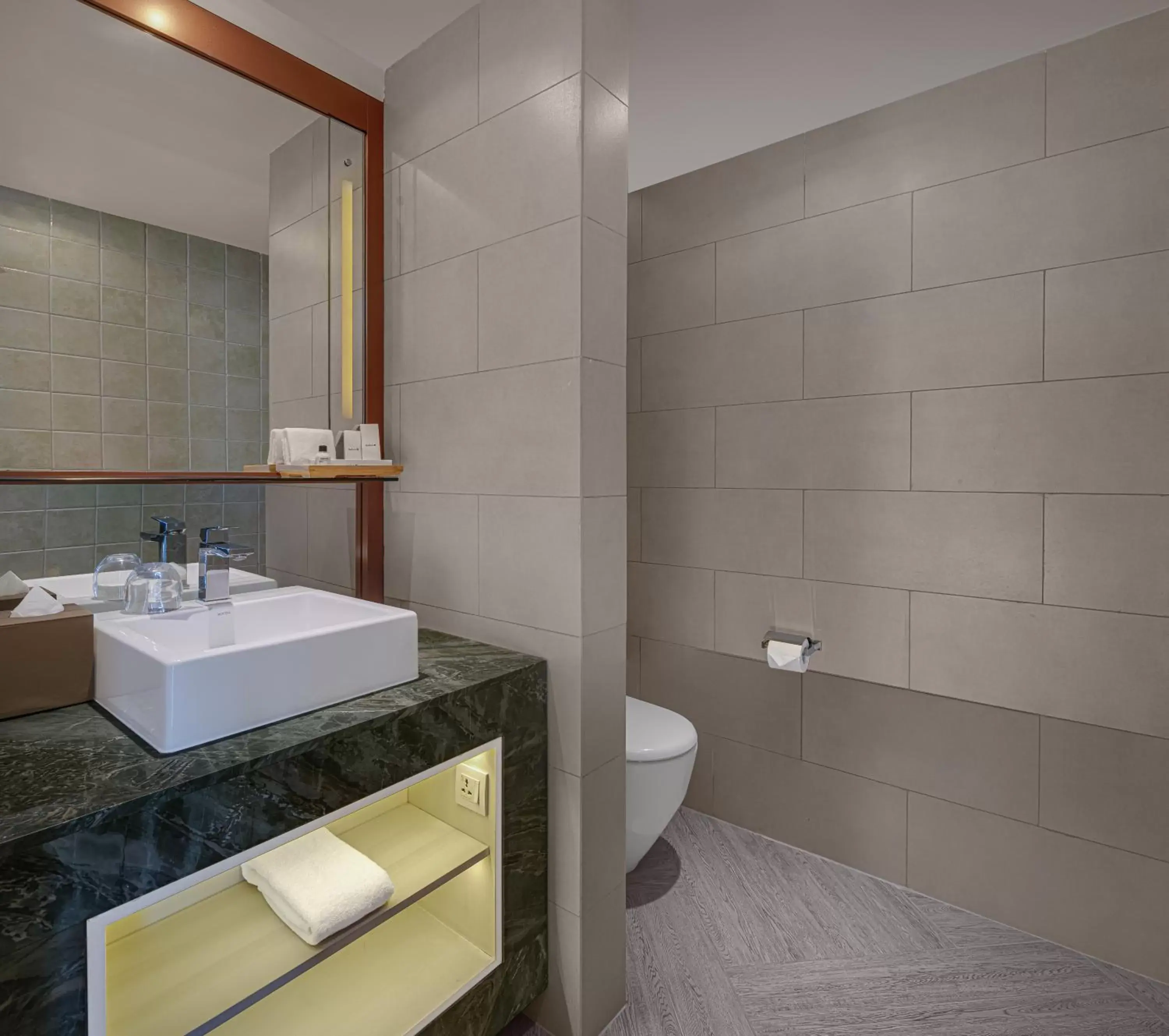 Bed, Bathroom in Radisson Blu Resort Galle