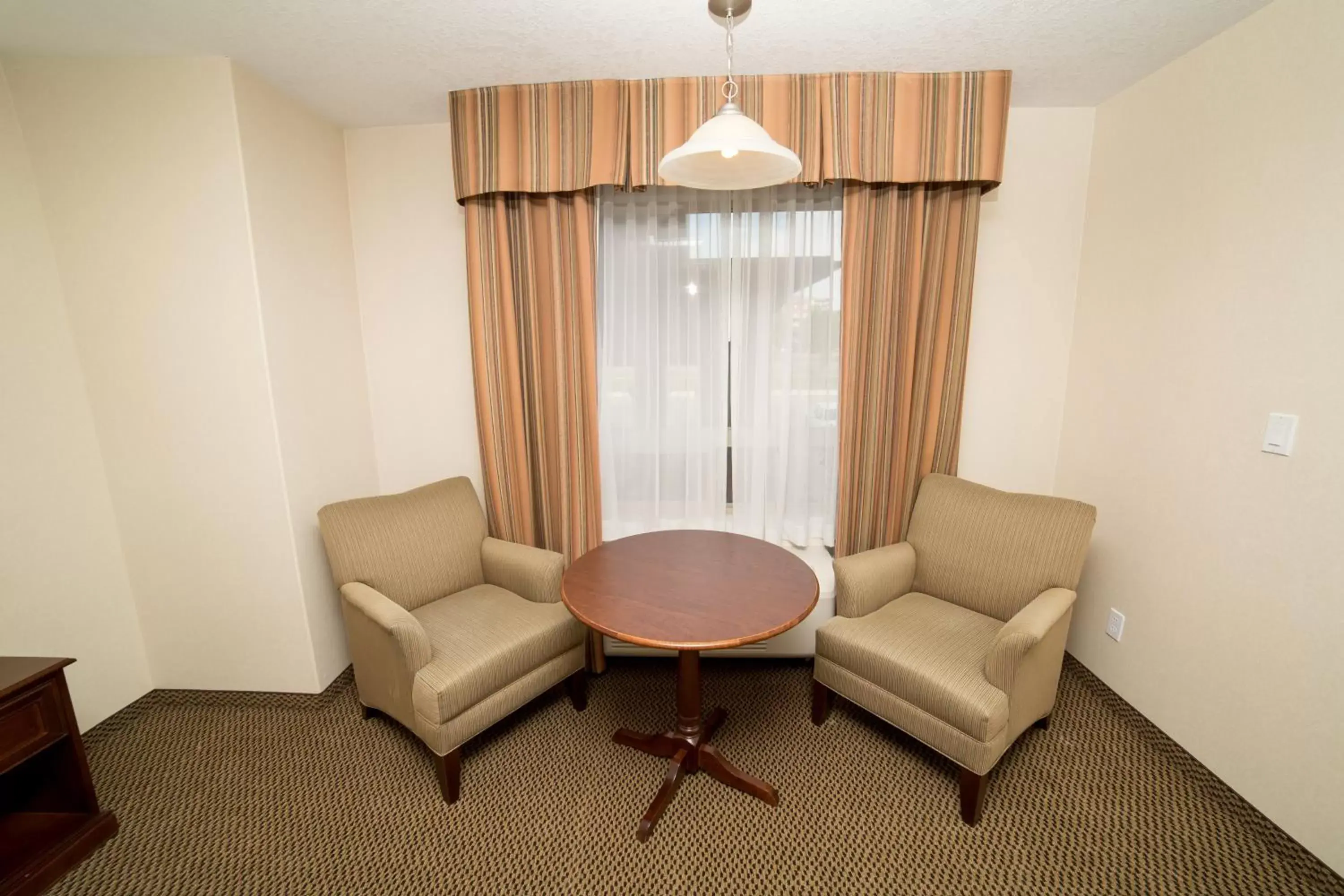 Photo of the whole room, Seating Area in Holiday Inn Express & Suites Drayton Valley, an IHG Hotel