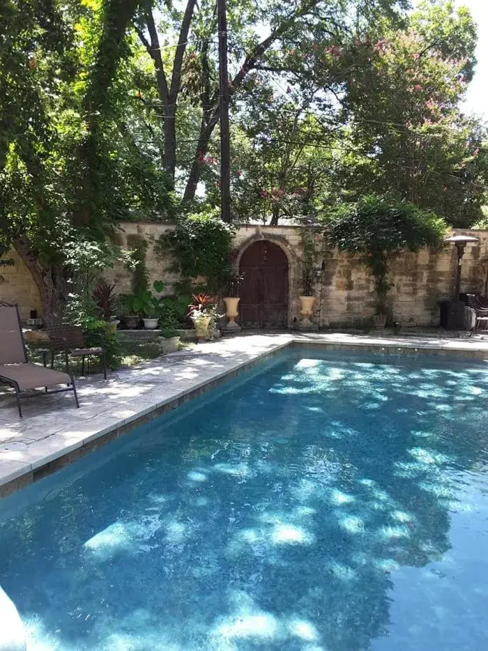 Swimming Pool in Strickland Arms Bed and Breakfast