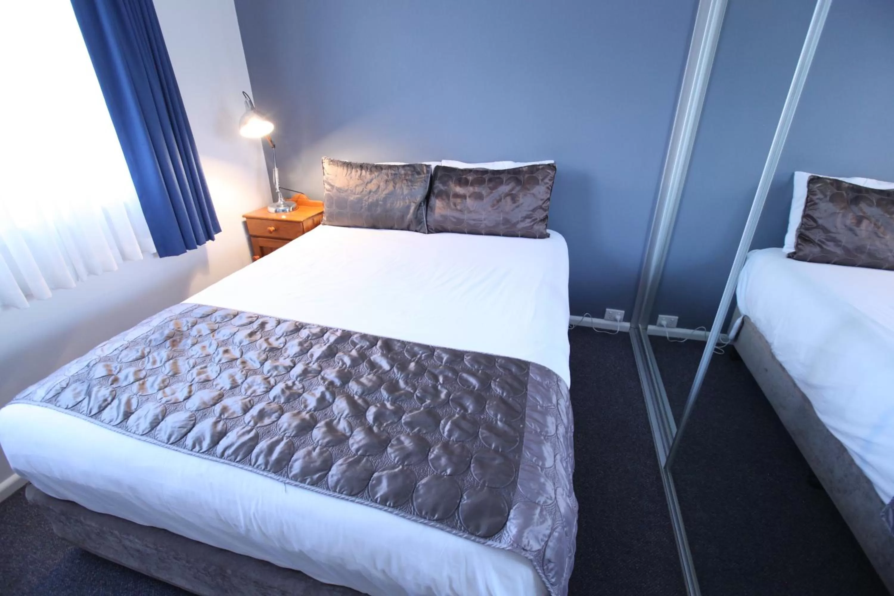 Bed in Mornington Motel