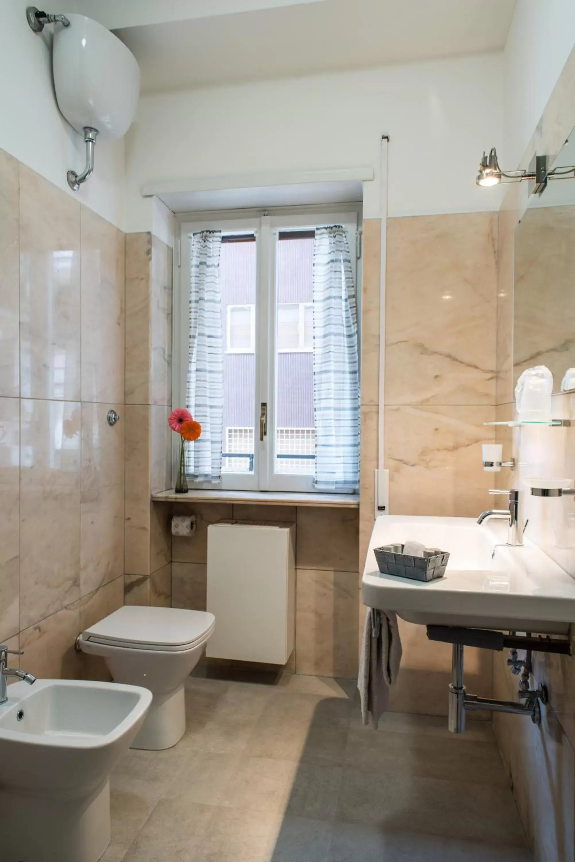 Bathroom in Mirabilia Urbis Roma