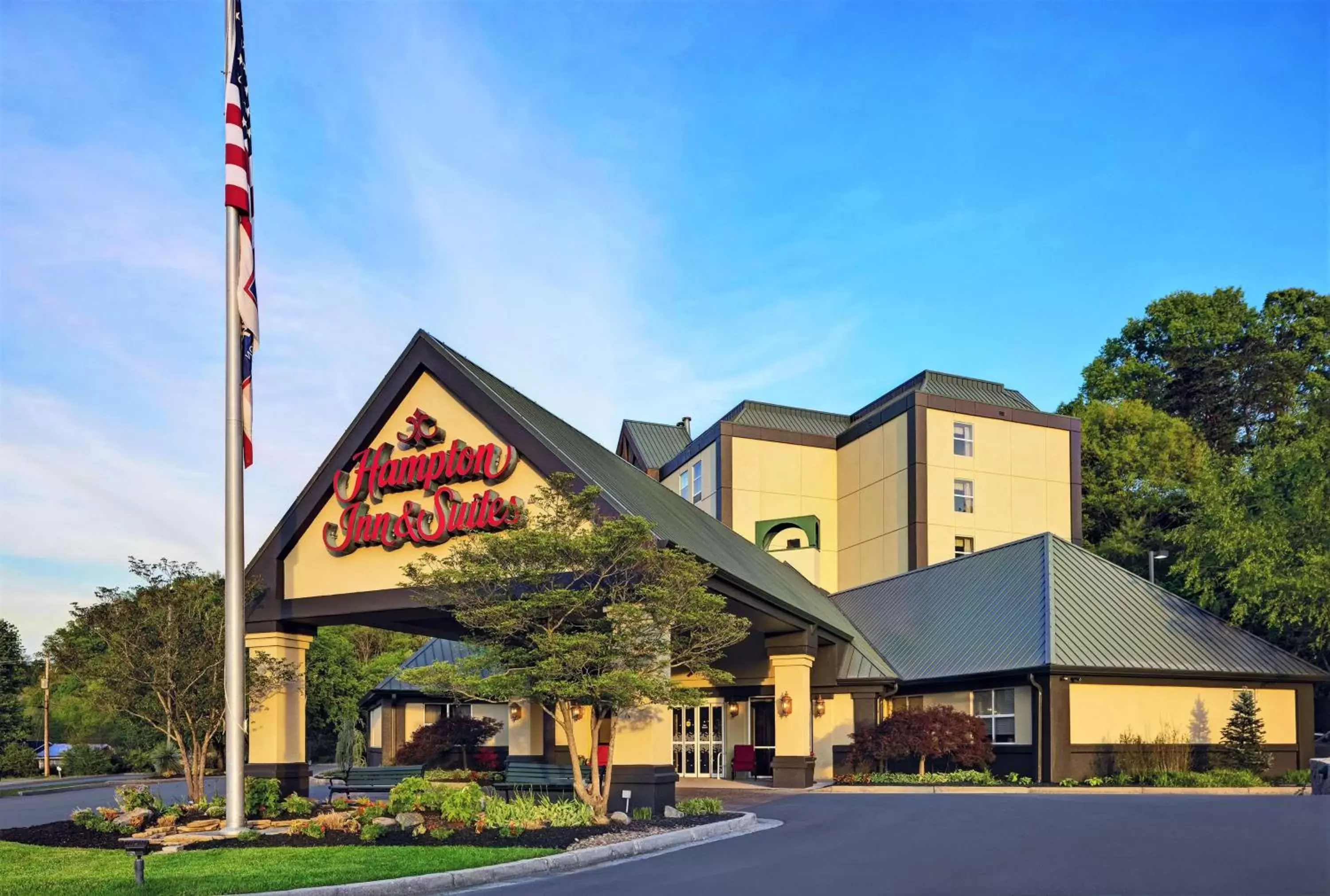 Property Building in Hampton Inn & Suites Pigeon Forge On The Parkway