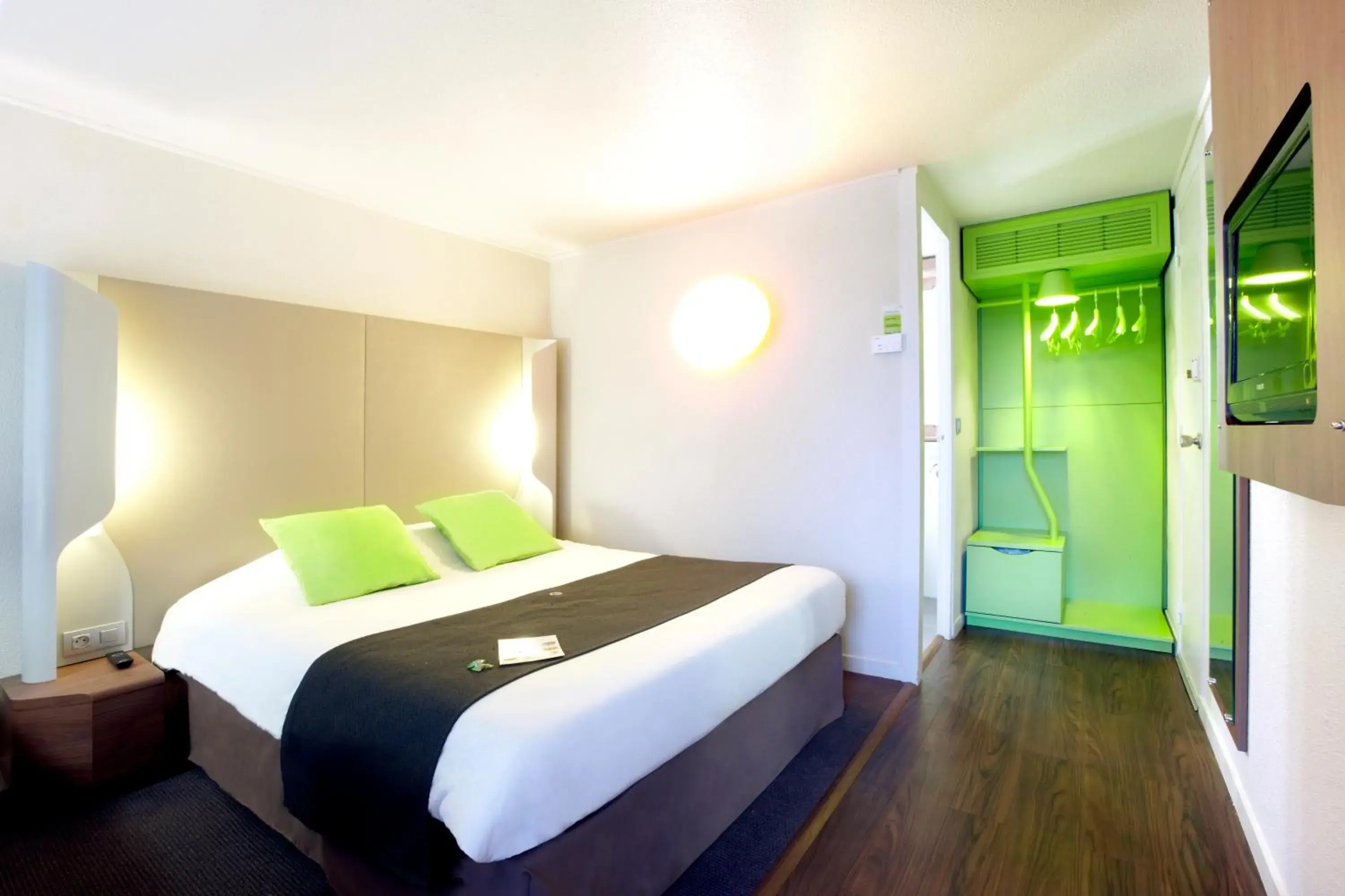 Photo of the whole room, Bed in Hôtel Inn Design Resto Novo Nantes Sainte Luce