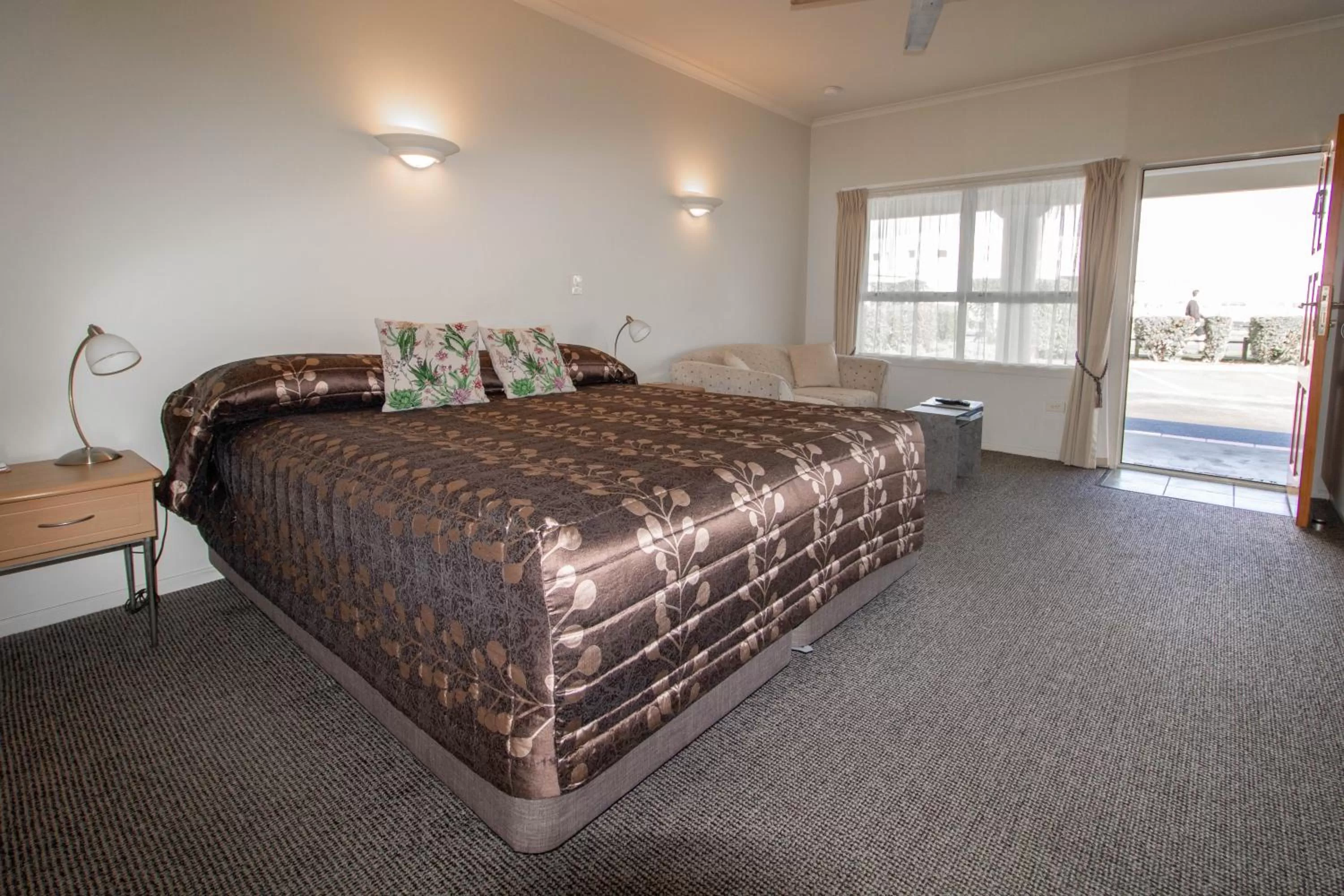 Bed in Tuscany On Thames