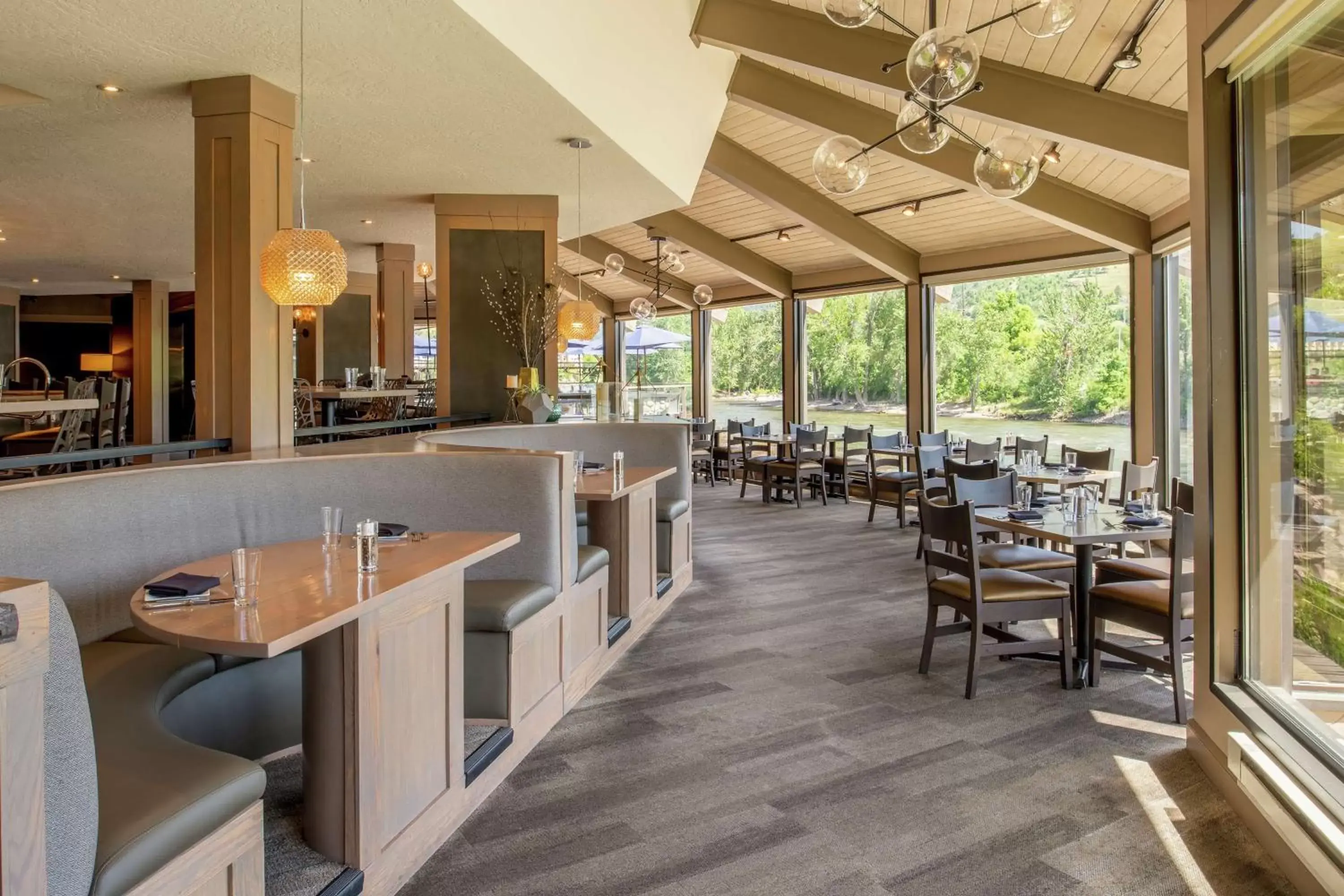 Dining area, Restaurant/Places to Eat in DoubleTree by Hilton Missoula Edgewater