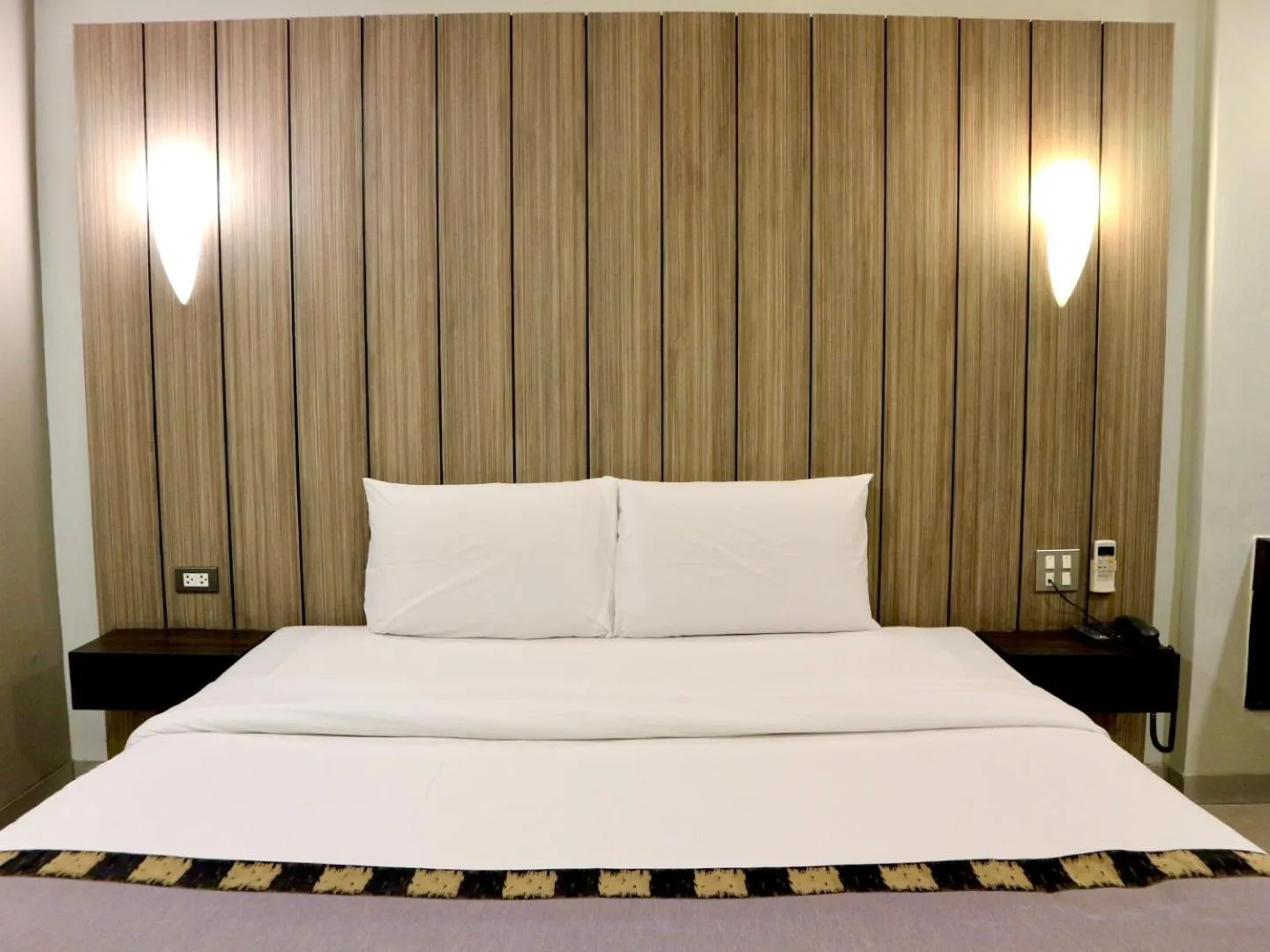 Bedroom, Bed in Swana Bangkok Hotel