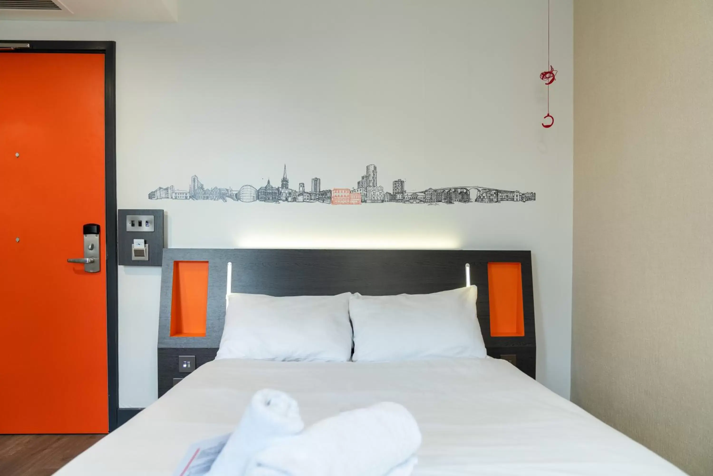 Bedroom, Bed in easyHotel Ipswich