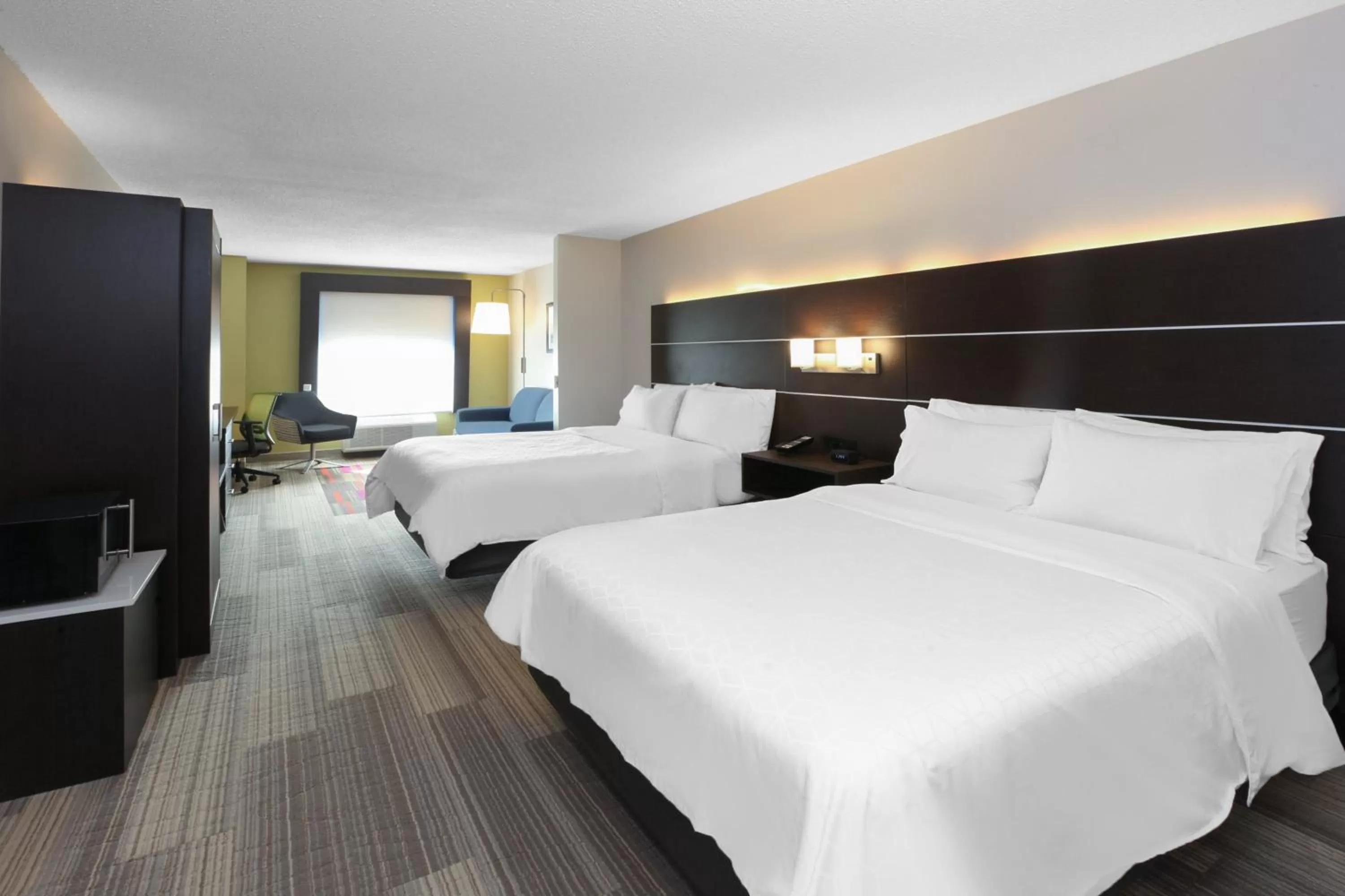 Photo of the whole room, Bed in Holiday Inn Express Hotel & Suites Woodhaven by IHG