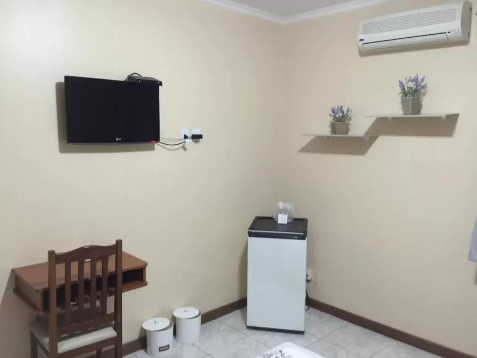 Photo of the whole room in Fares Turis Hotel