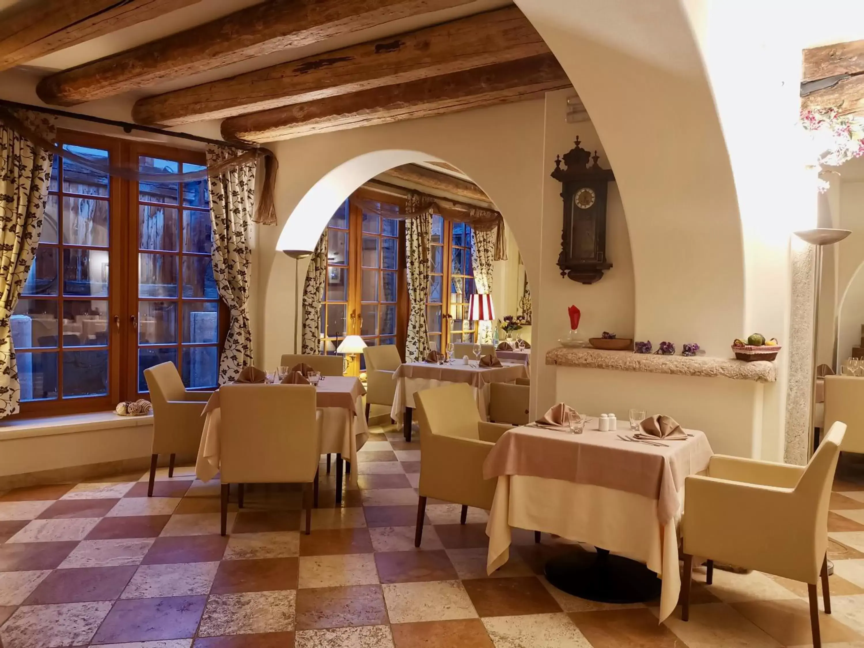 Restaurant/Places to Eat in Hotel Relais Vecchio Maso