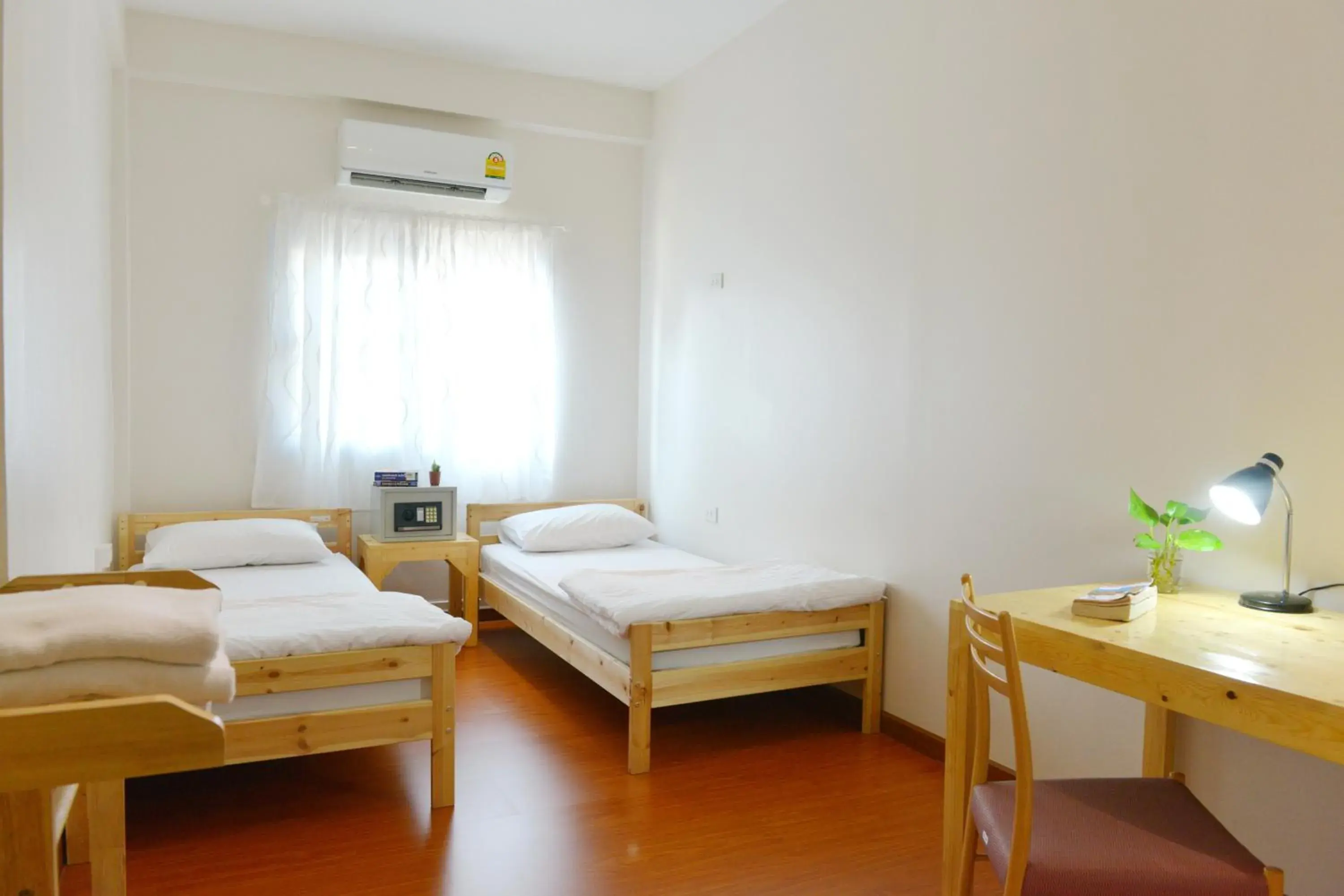 Bedroom, Bed in Panpan Hostel Bangkok